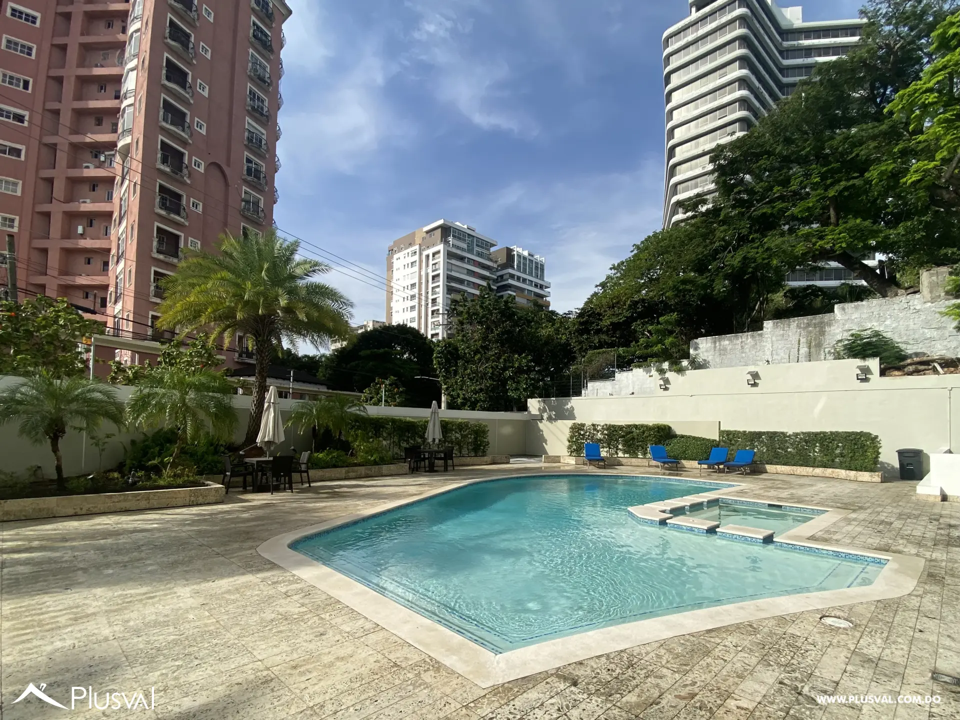Alquilo Excelente y Amplio Apartamento en Zona Exclusiva en  La Esperilla 467458