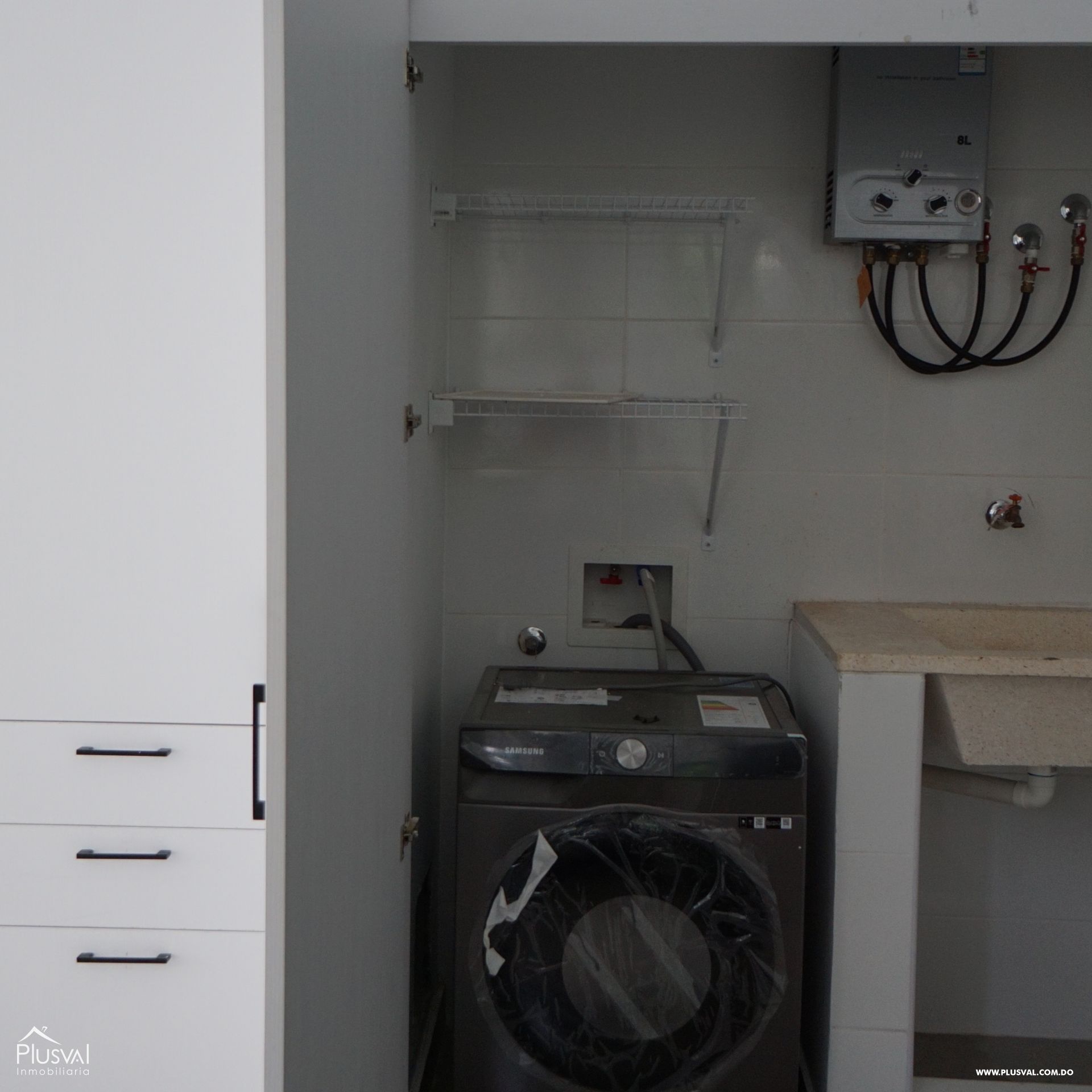 Moderno apartamento en alquiler con línea blanca en Piantini 430673