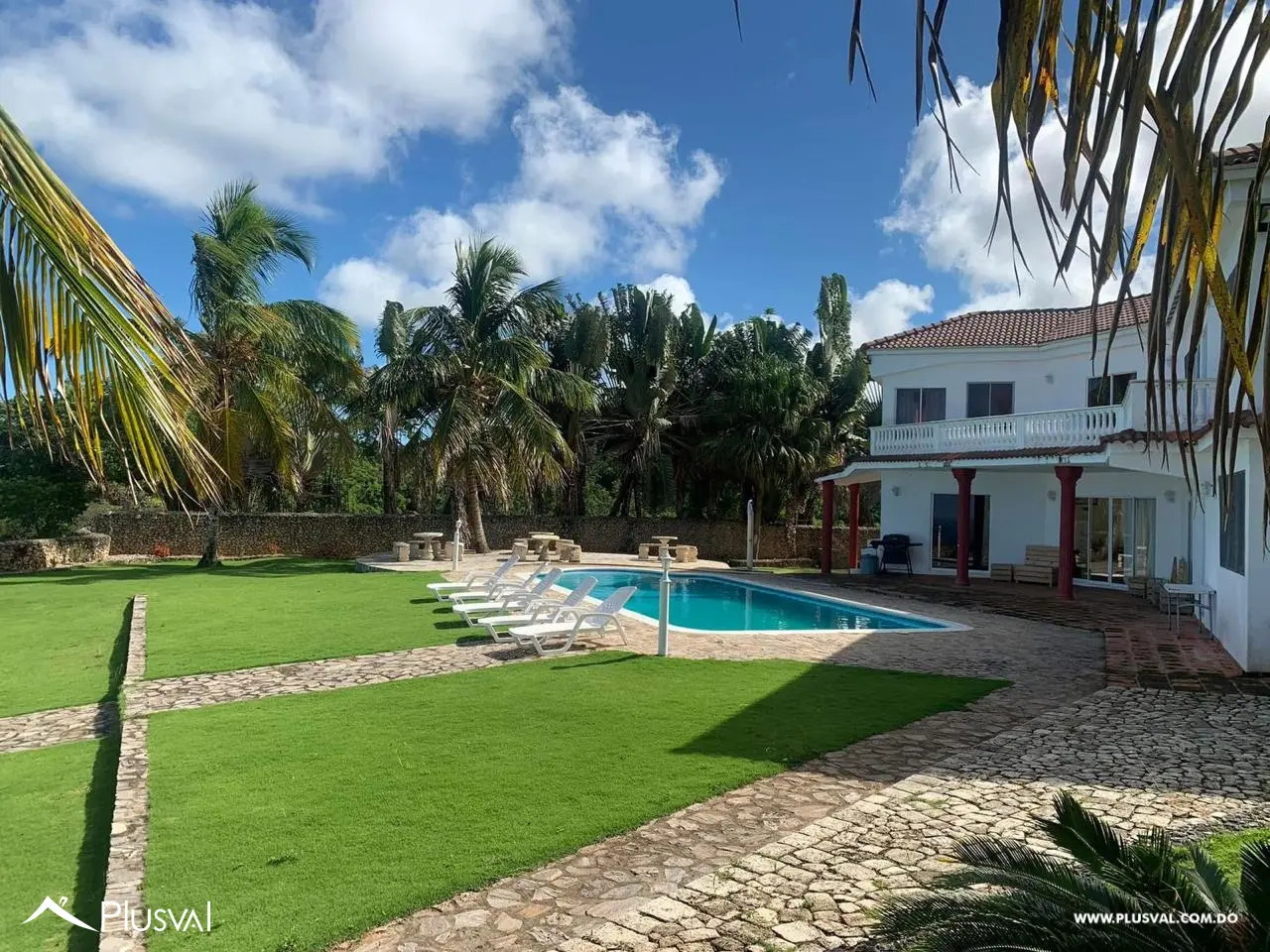 Amplia villa en venta en Cabrera 506074