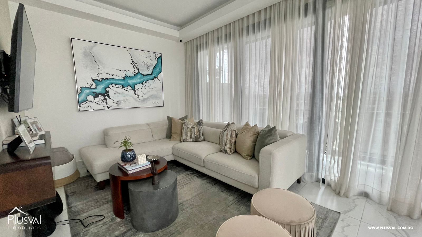 Amplio apartamento en alquiler ubicado en zona privilegiada de Santiago. 257781