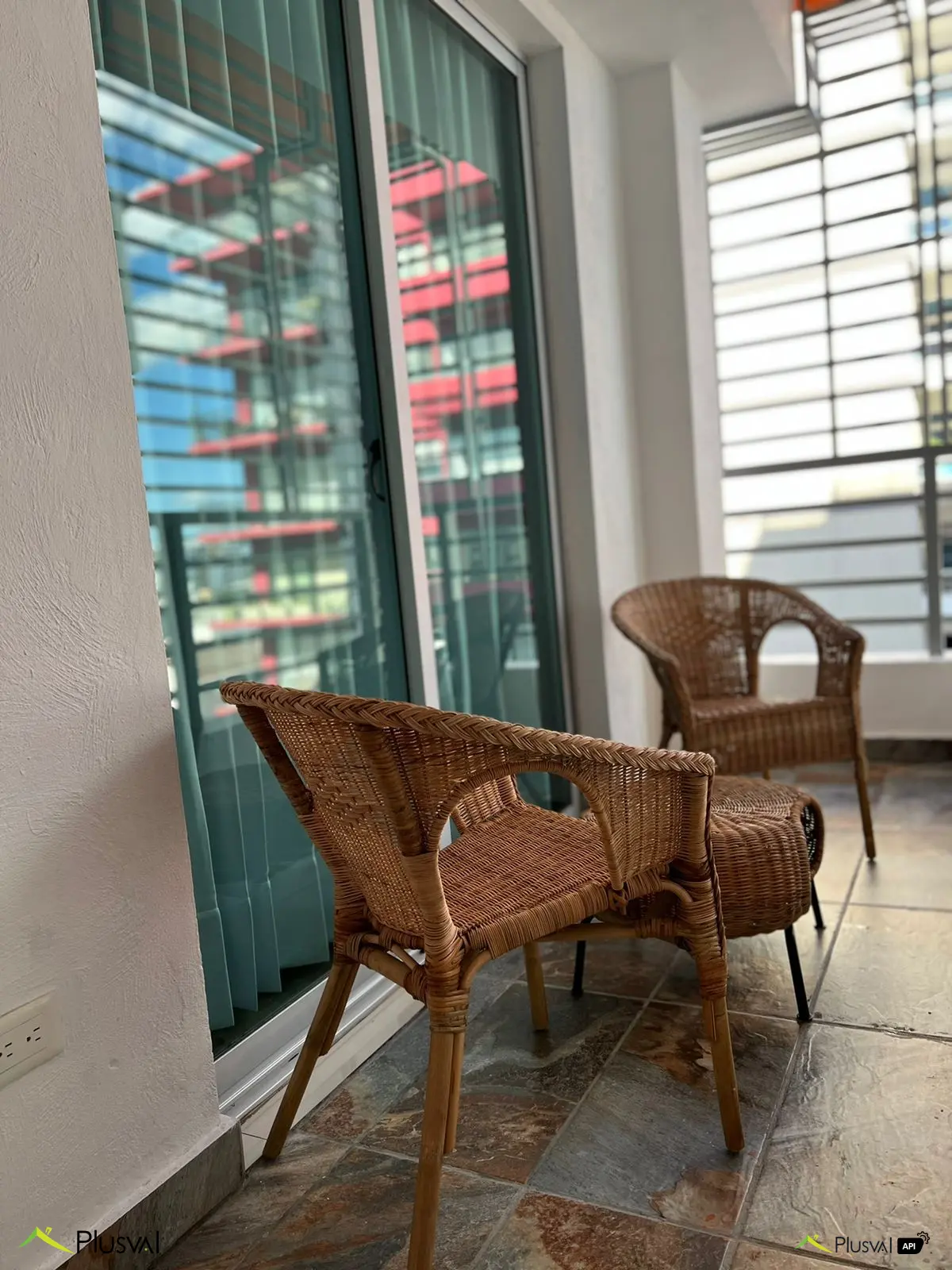 Moderno apartamento localizado en Evaristo Morales 450956