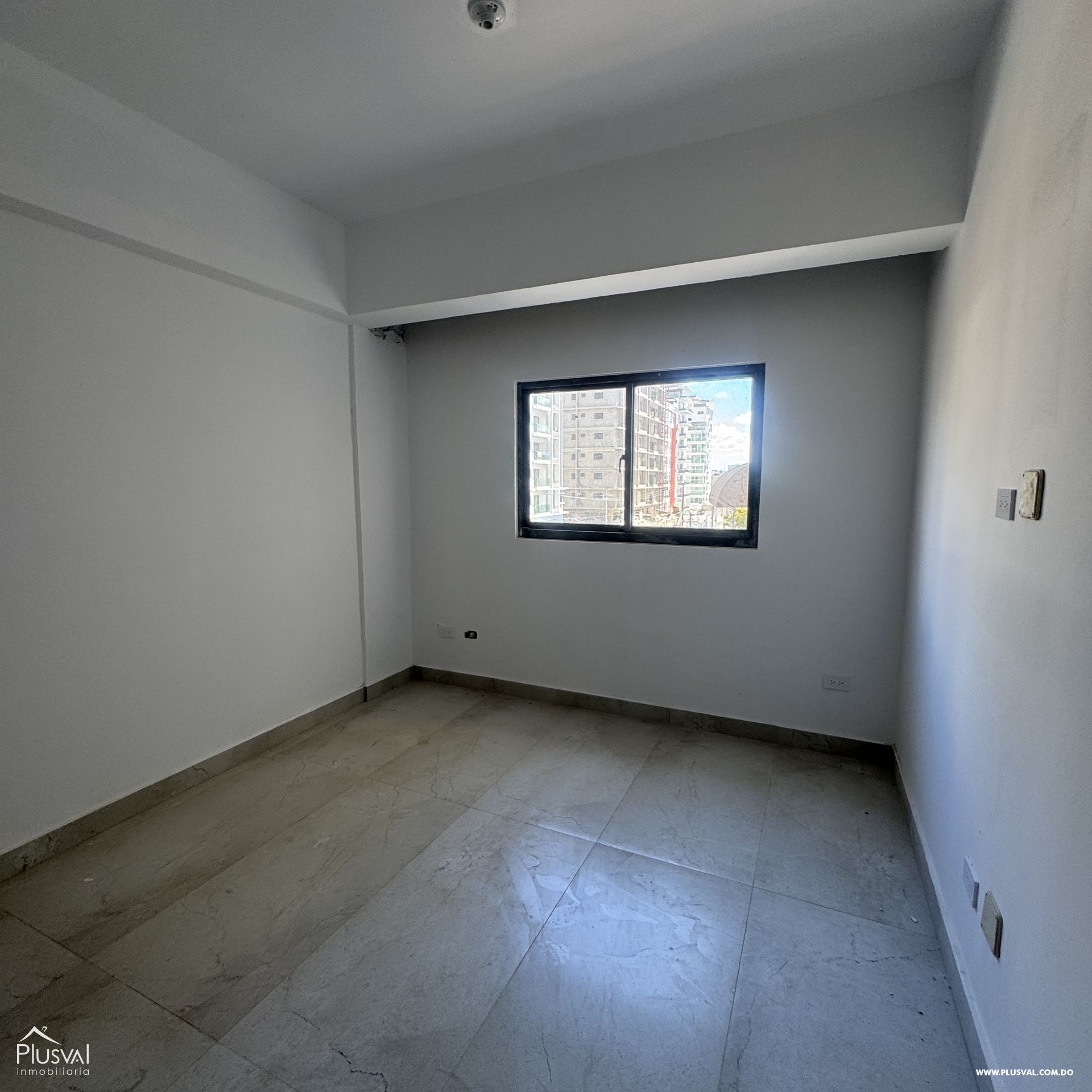 Apartamento en alquiler de 2 habitaciones en Evaristo Morales 494493