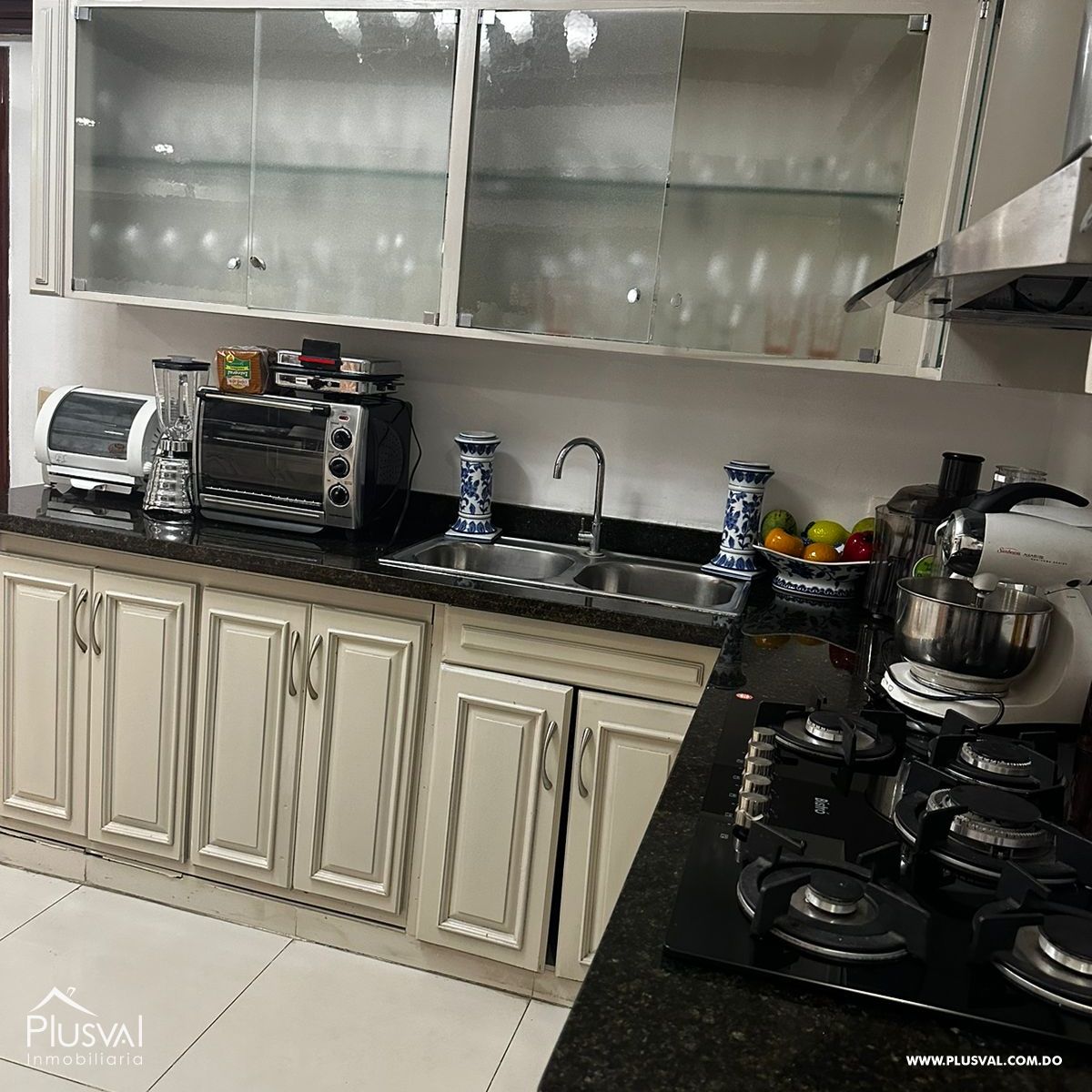 Hermoso y amplio apartamento en La Esperilla, cerca de comodidades, educación y accesos principales. 383704