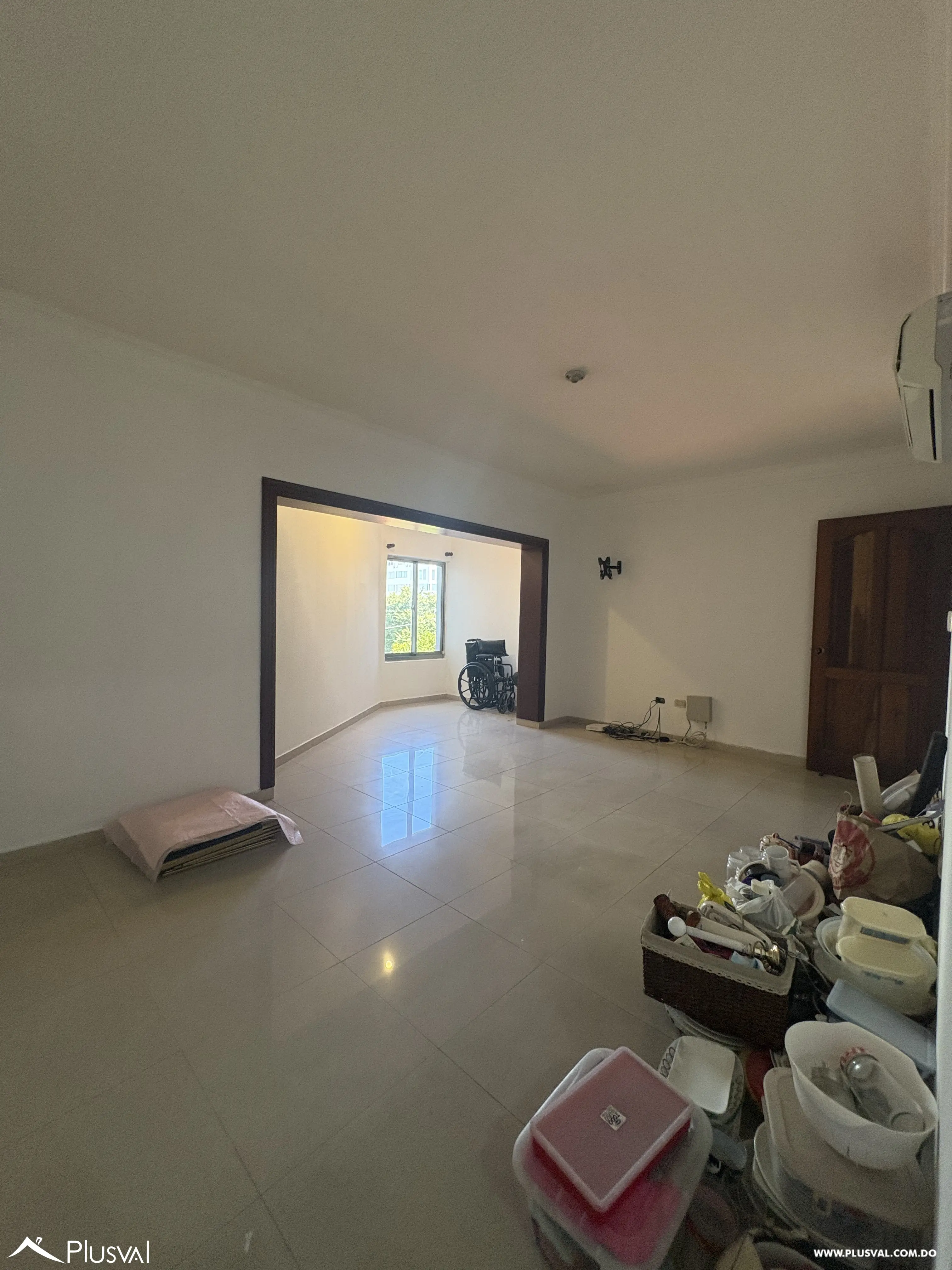 Apartamento en venta con amplia cocina en  Evaristo Morales 510869