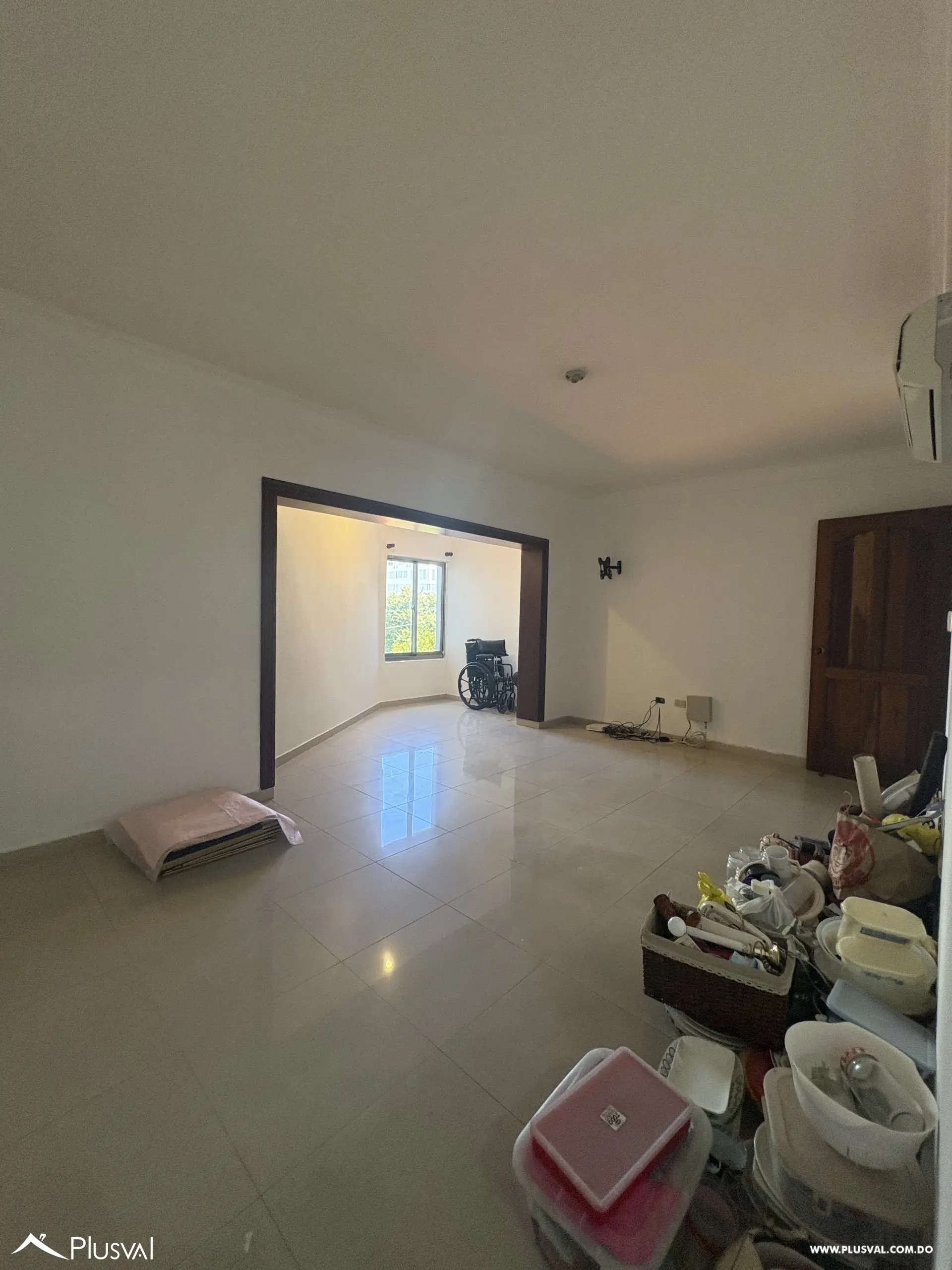 Apartamento en venta con amplia cocina en  Evaristo Morales 510869