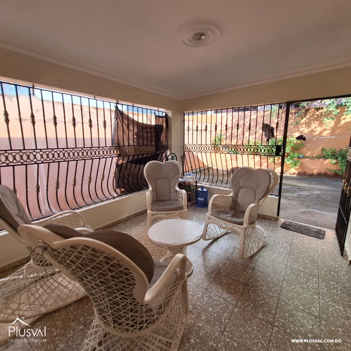 Casa espaciosa en residencial cerrado, con excelente patio 371534