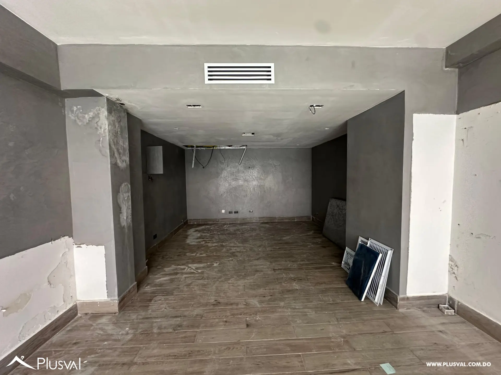 Alquiler de local comercial en Piantini (segundo nivel) 491791