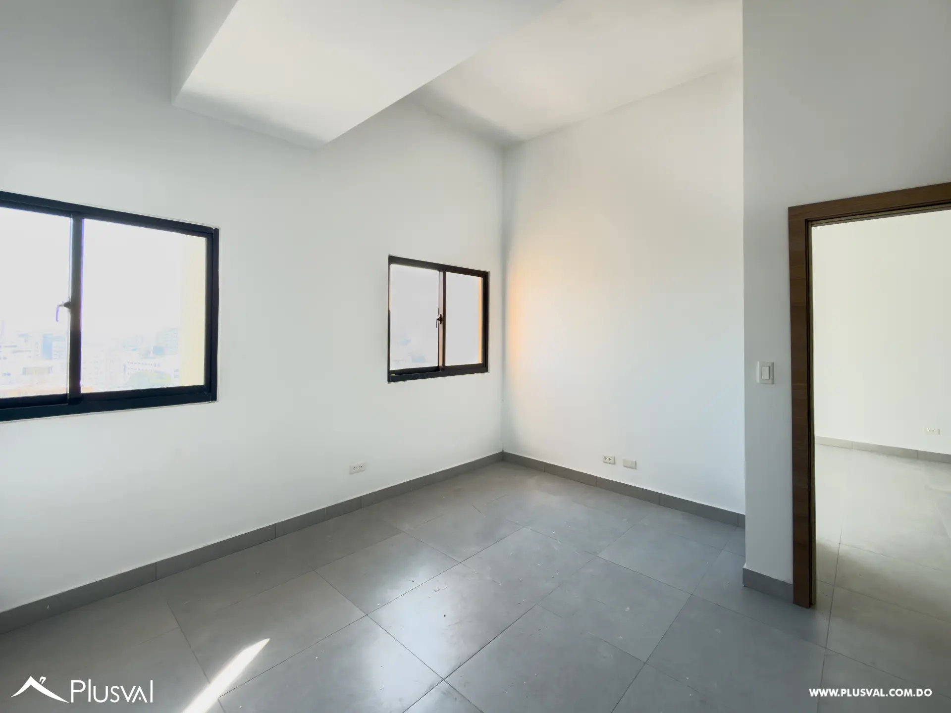 Apartamento de 1 Habitación en Venta en Naco – Piso 13 con Línea Blanca y Amenidades 490923