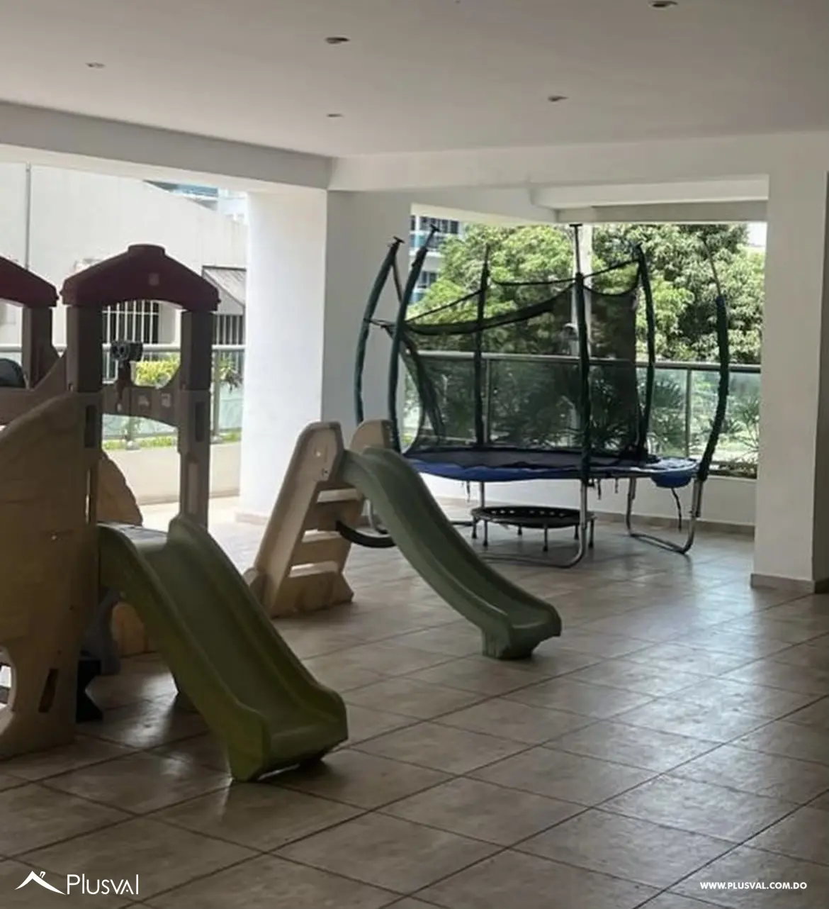 Amplio apartamento de 2 habitaciones en venta en Evaristo morales 493092