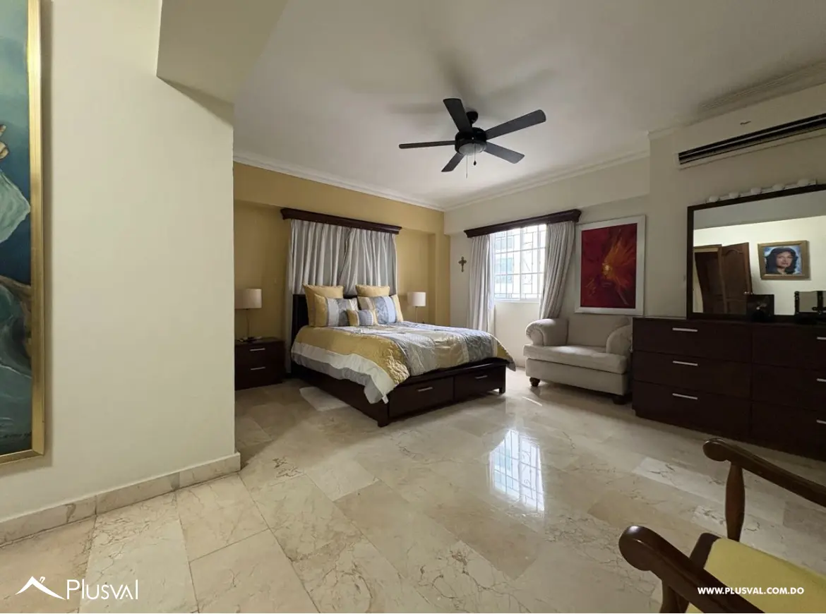 Amplio y hermoso apartamento en Naco 488179