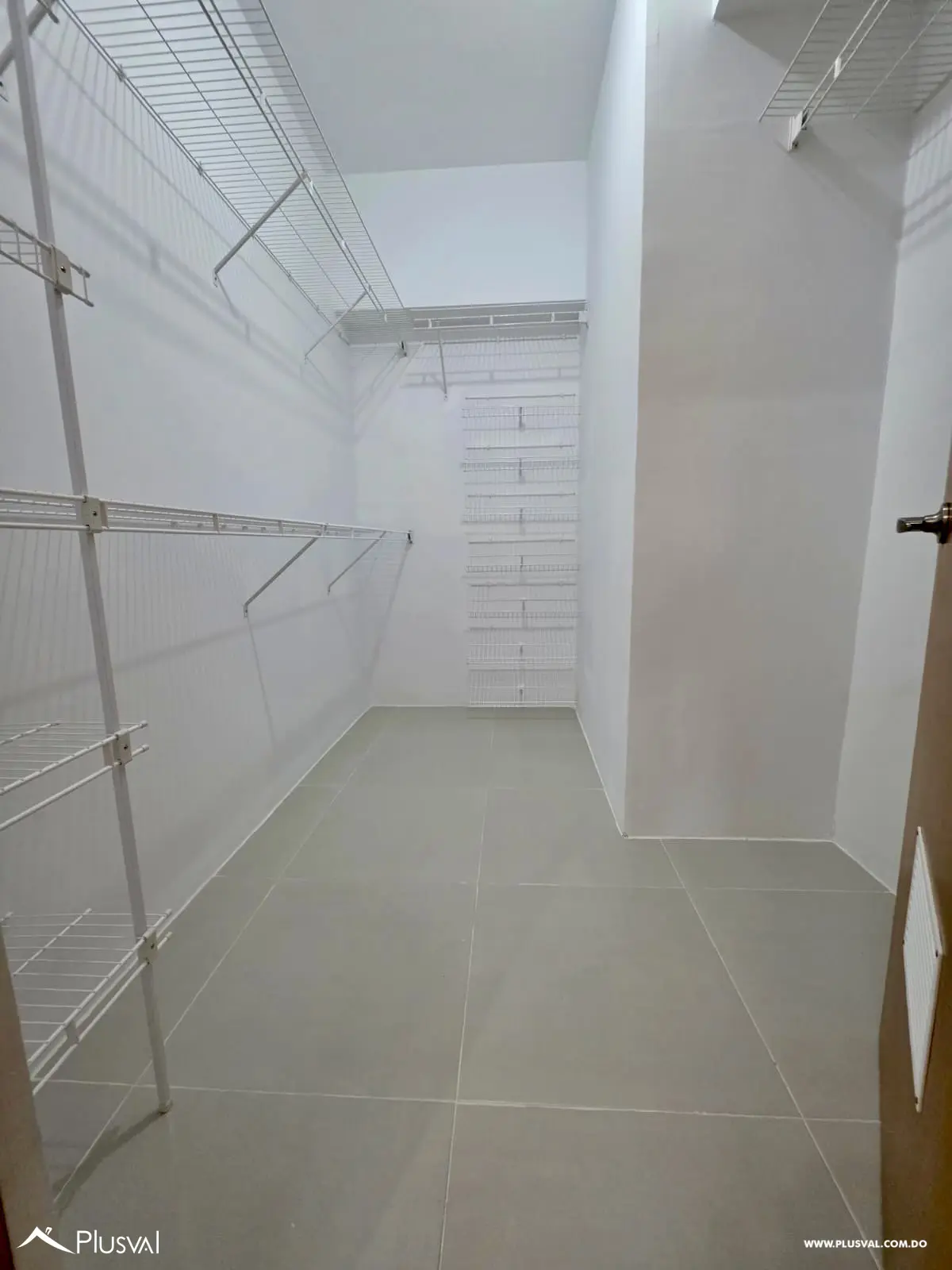 Apartamento a estrenar en Gazcue con Linea Blanca 493631