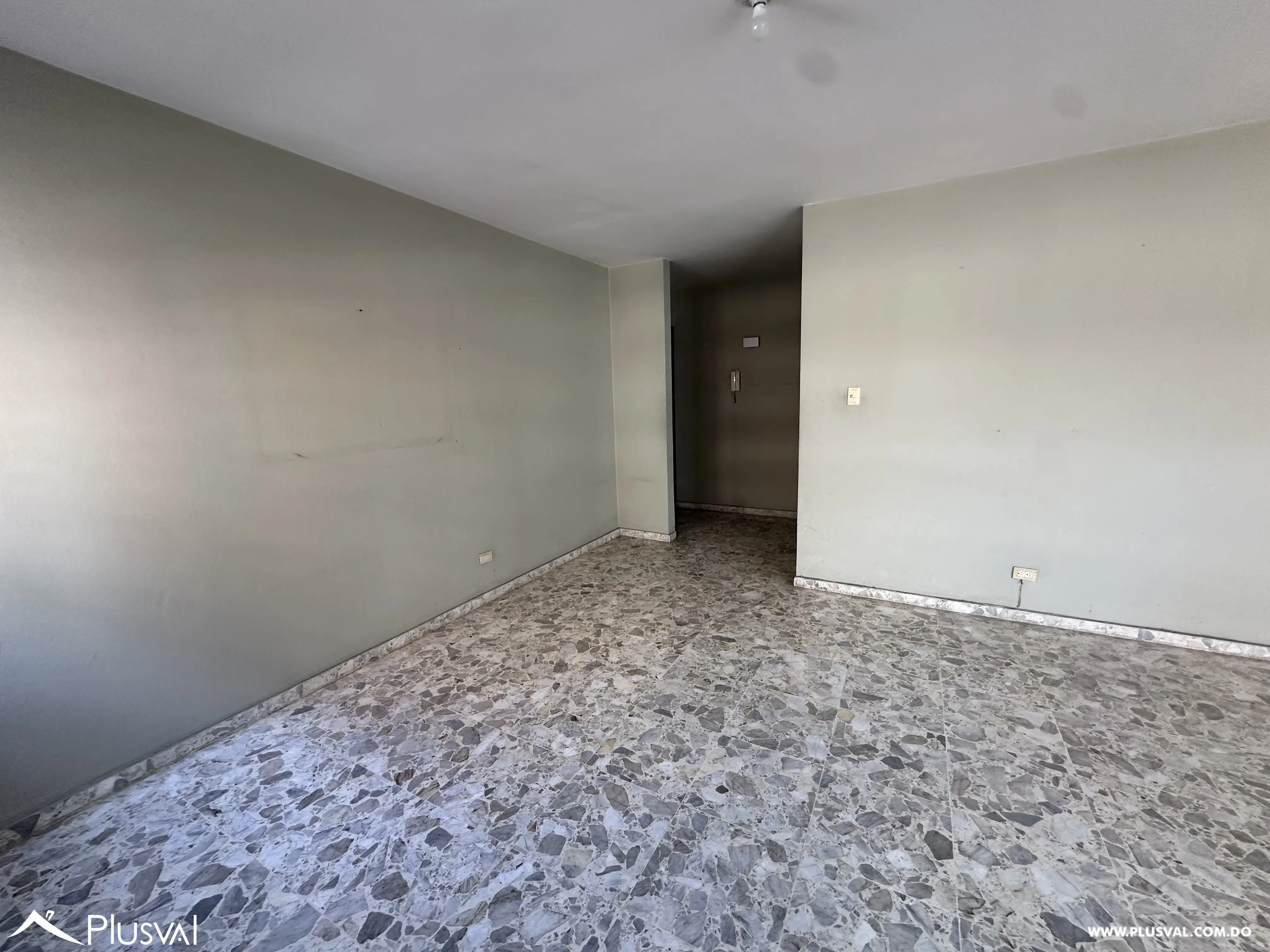 Venta de amplio apartamento, en Naco. 490295