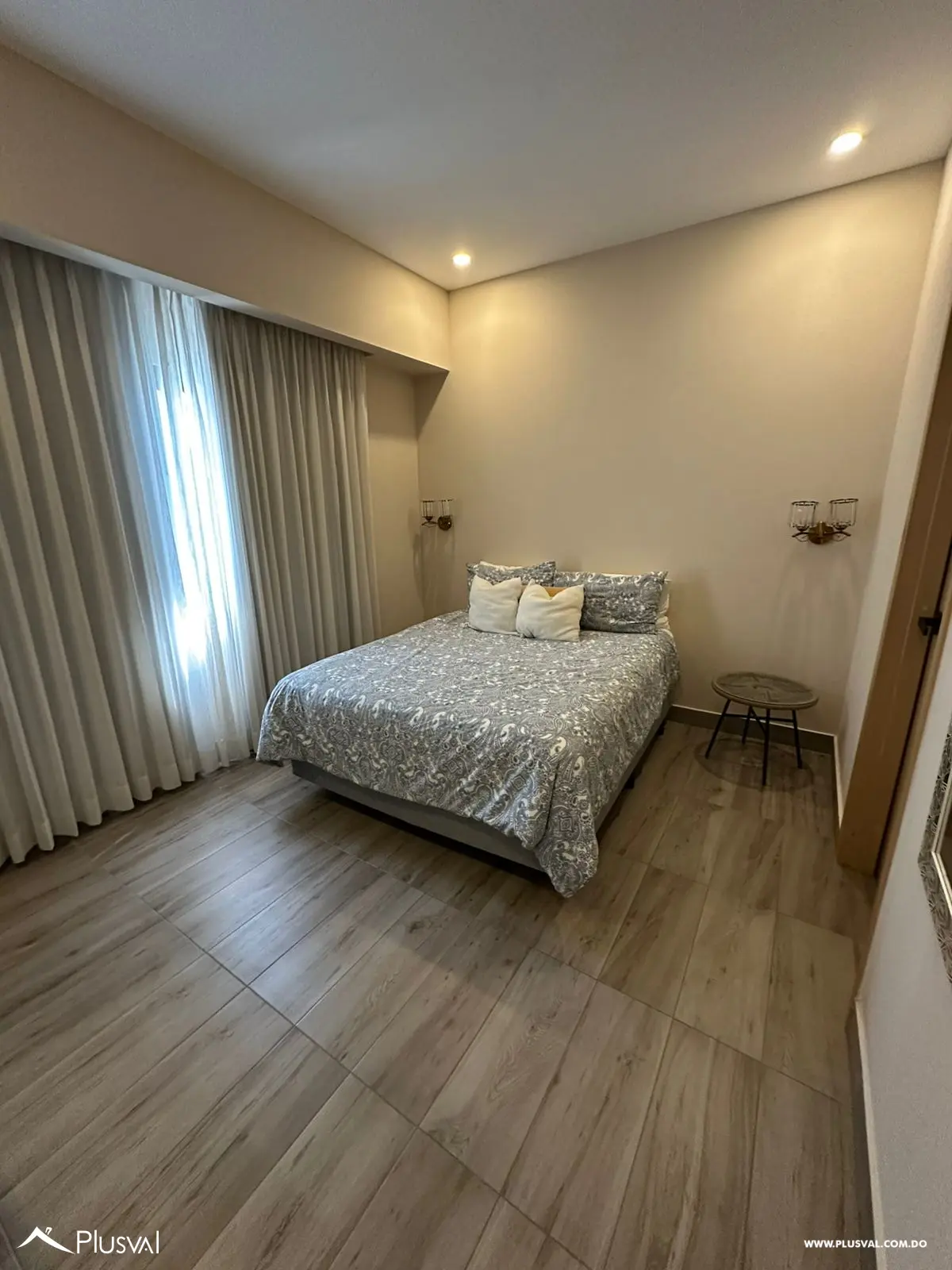 Amplio apartamento amueblado en piantini. 492081