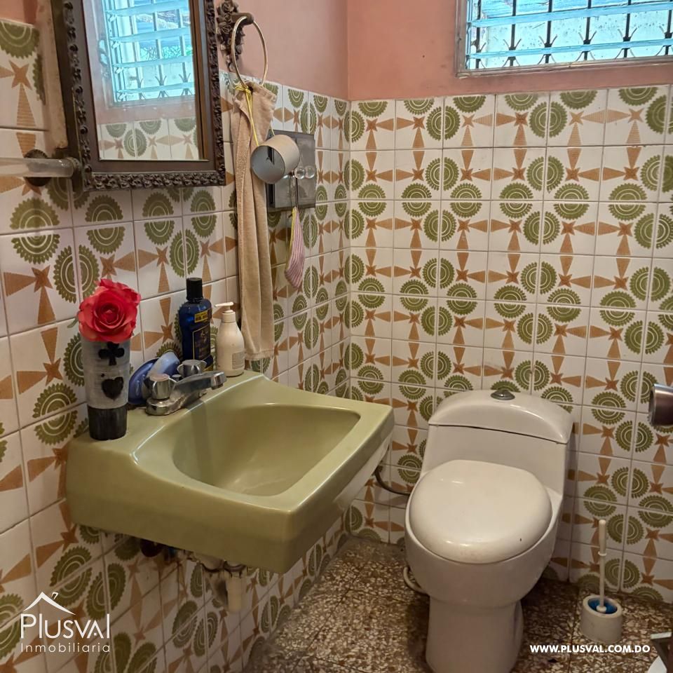 Amplia casa para remodelar en Cacicazgos 427108