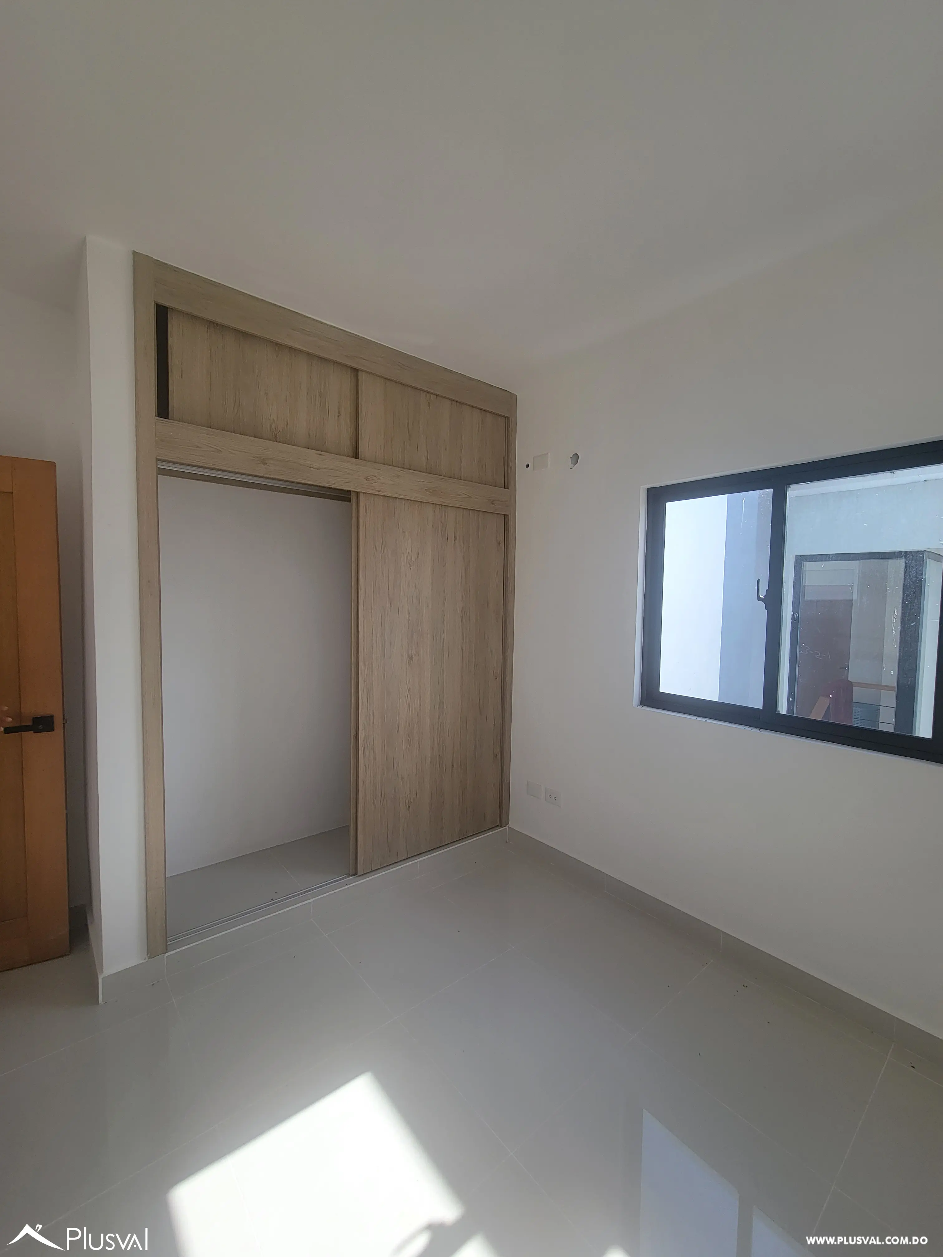 AMPLIA VILLA DE 3 HABITACIONES CON PISCINA Y PATIO EN SECTOR DEL DOWTOWN PUNTA CANA 499561