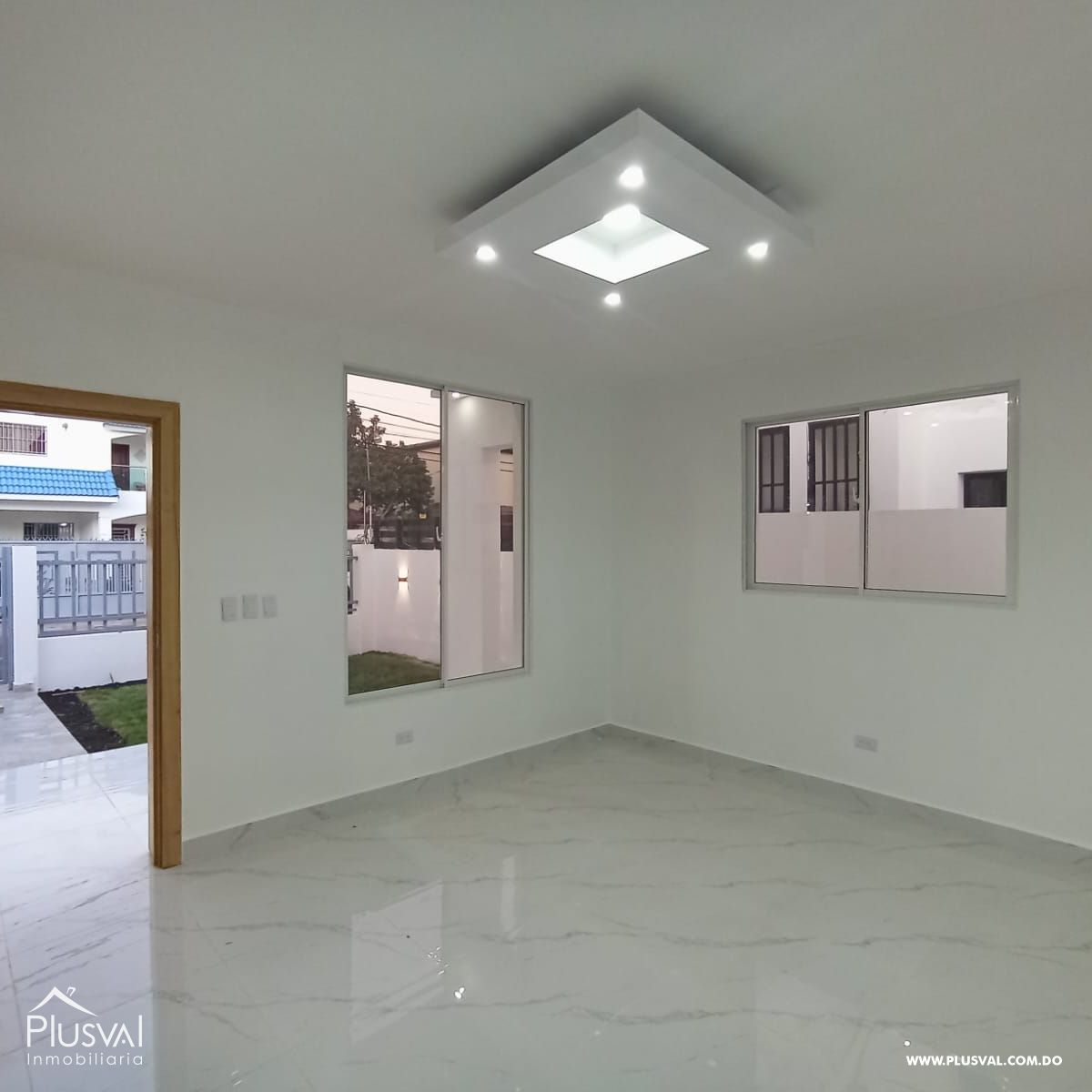 Hermosa Casa en proyecto Cerrado con fachada Moderna y amplios espacios 419372