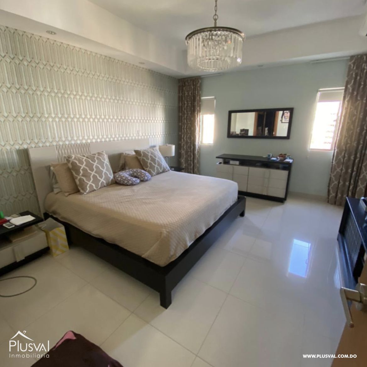Moderno apartamento de 2 habitaciones + estudio ó 3 habitaciones en venta en Evaristo Morales 347170