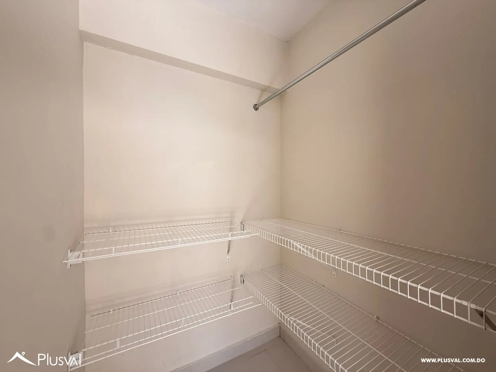 Apartamento de 1 habitación y 1.5 baños, ubicado en Serralles. 479807