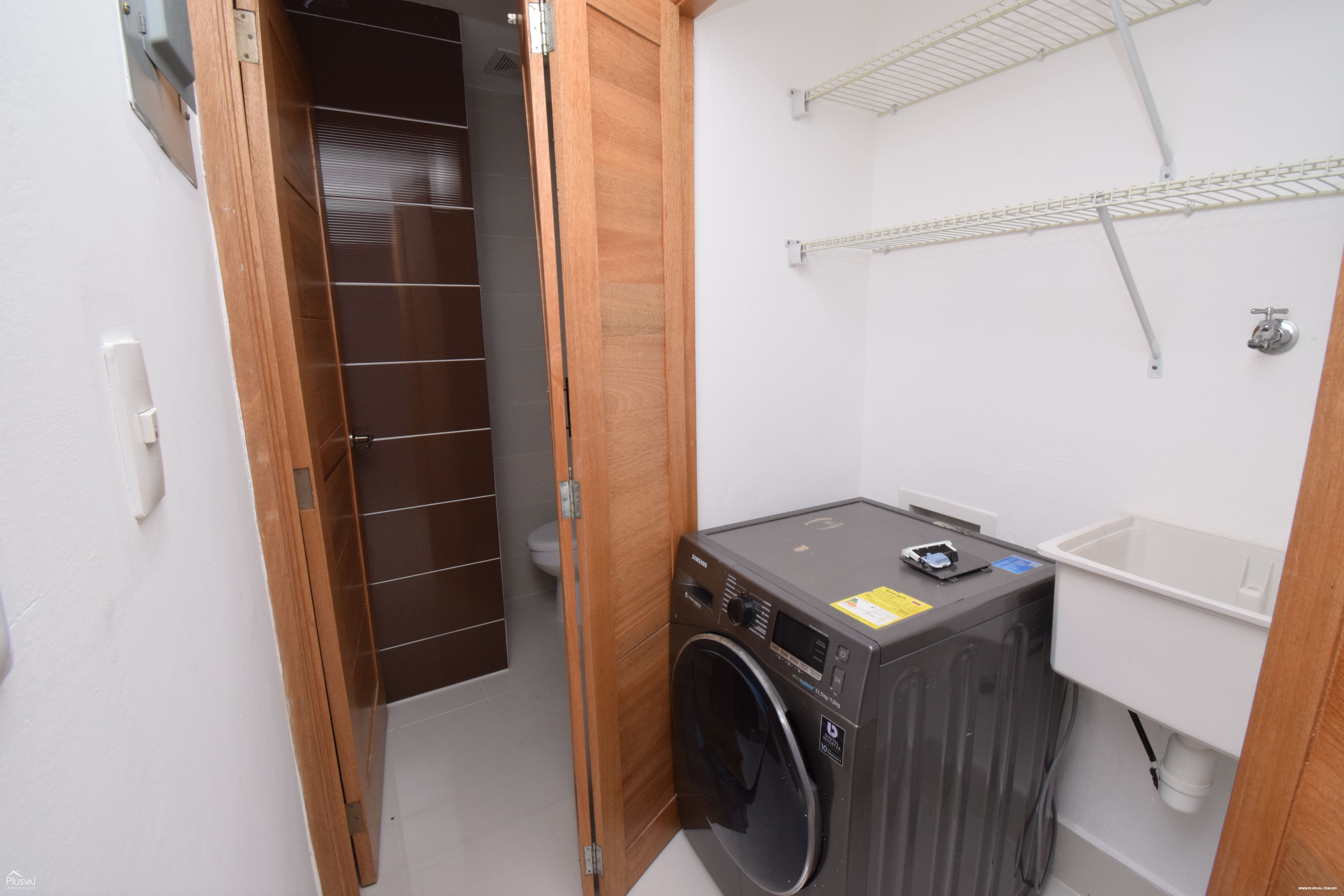 Amplio apartamento en alquiler vacio en Naco 214179