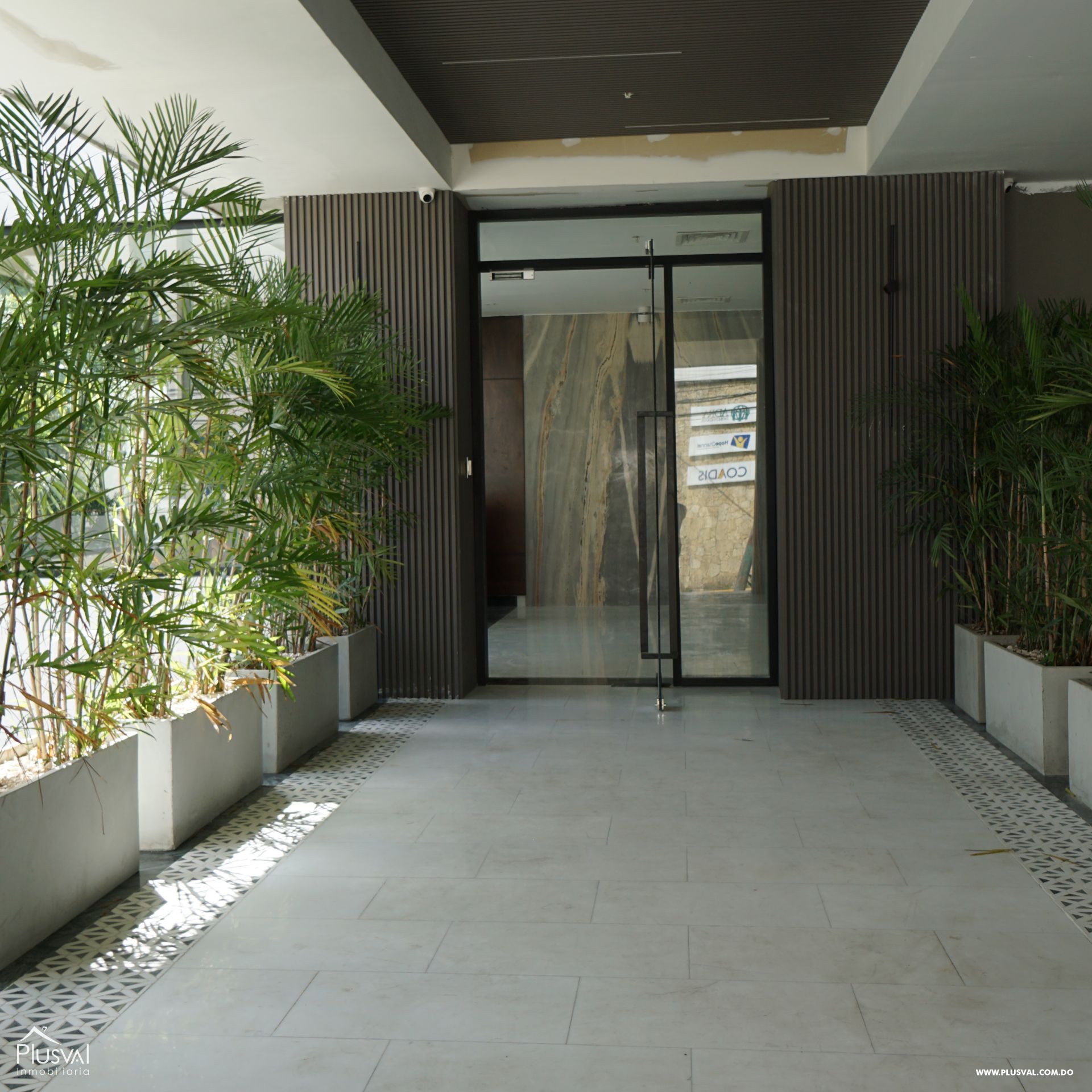 Moderno apartamento en alquiler con línea blanca en Piantini 430689