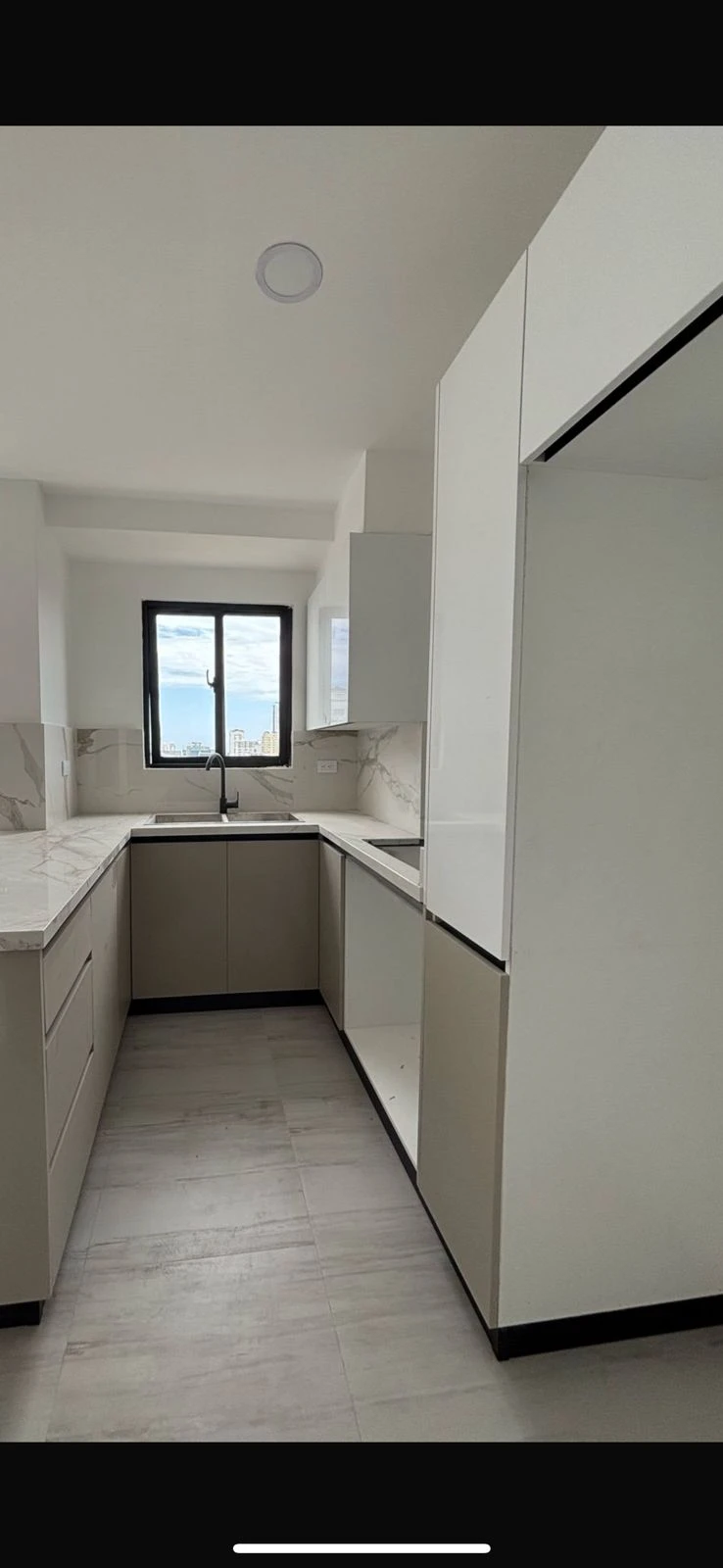 Alquiler de apartamento de 2 habitaciones en torre de lujo 444189