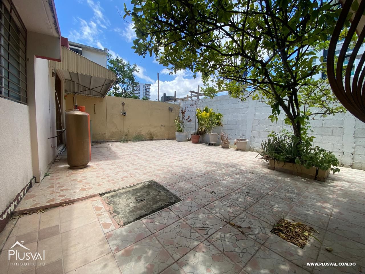 Casa de Dos Niveles en Zona Céntrica con Potencial para Rediseñar 452360