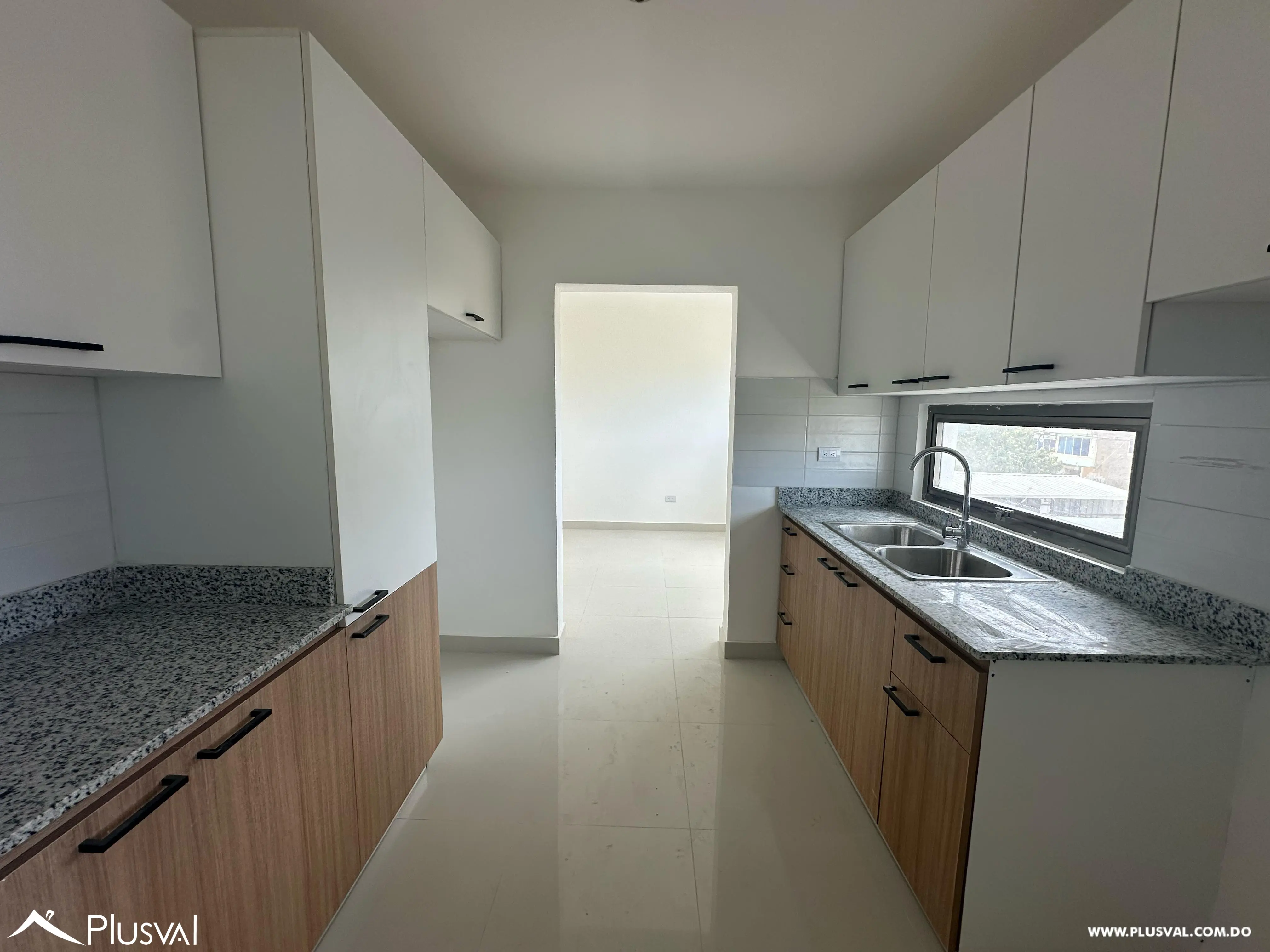 Apartamentos en venta de 2 y 3 habitaciones con patio y terraza 465605