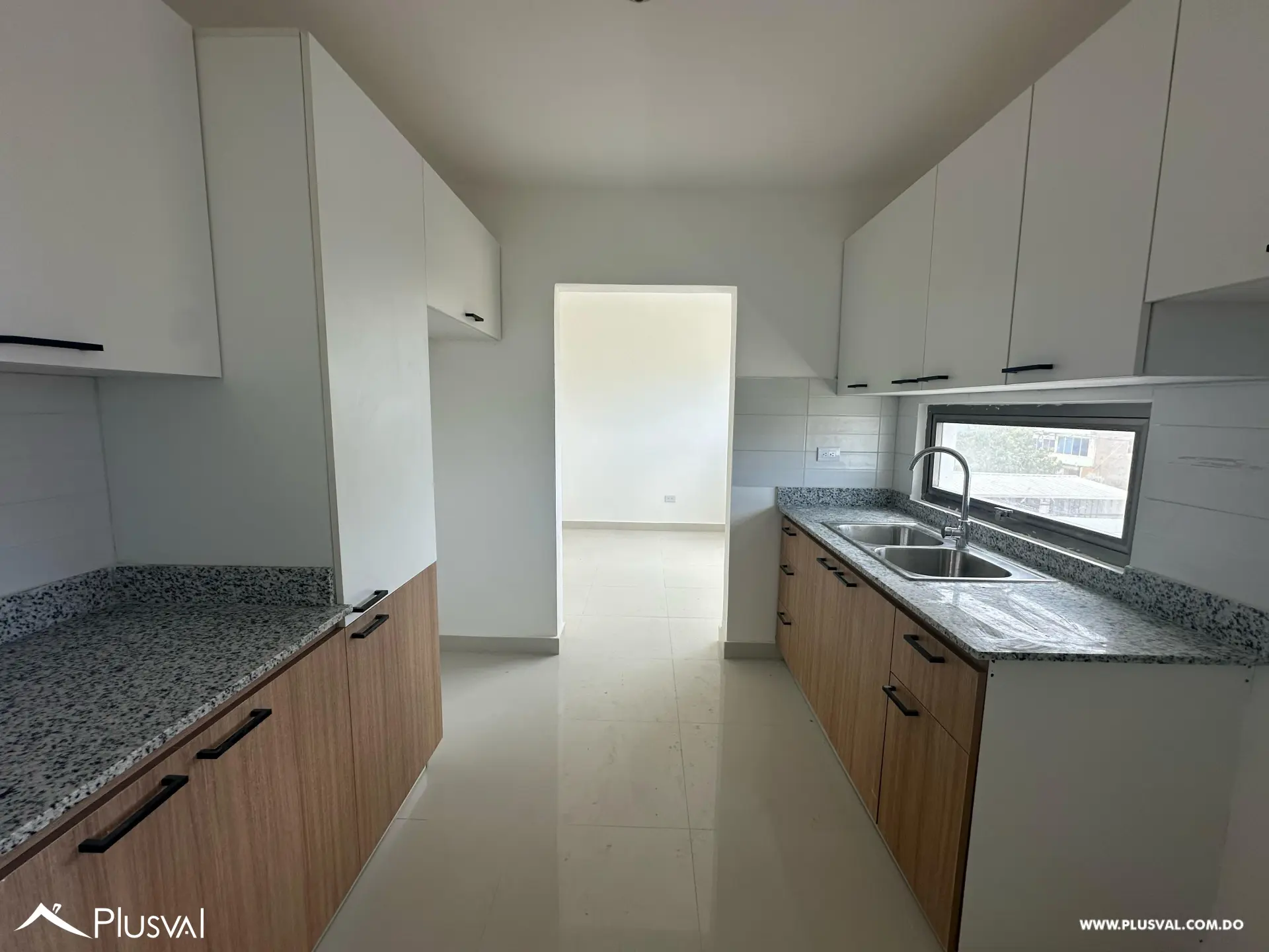 Apartamentos en venta de 2 y 3 habitaciones con patio y terraza 465605