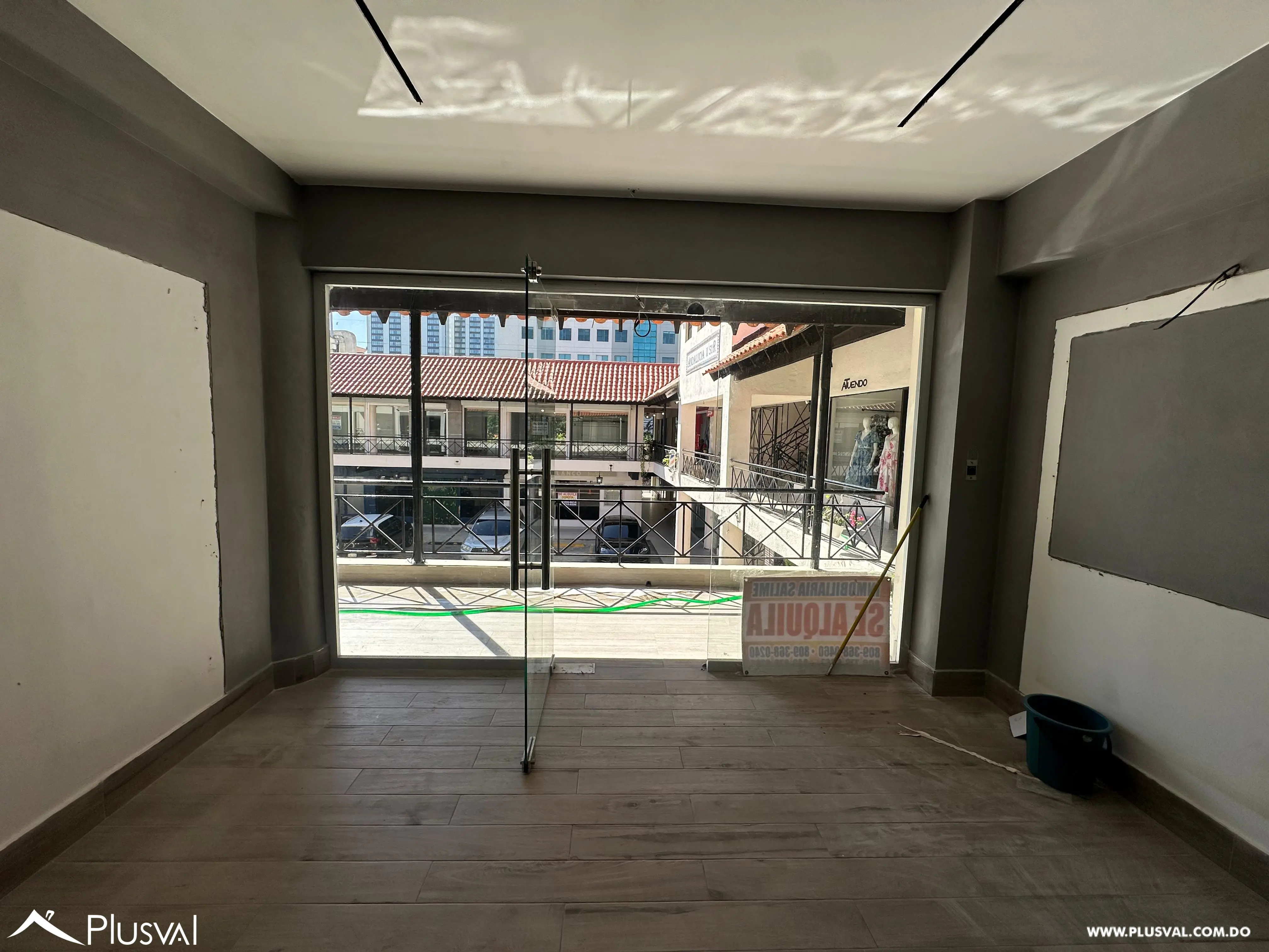 Alquiler de local comercial en Piantini (segundo nivel) 491788