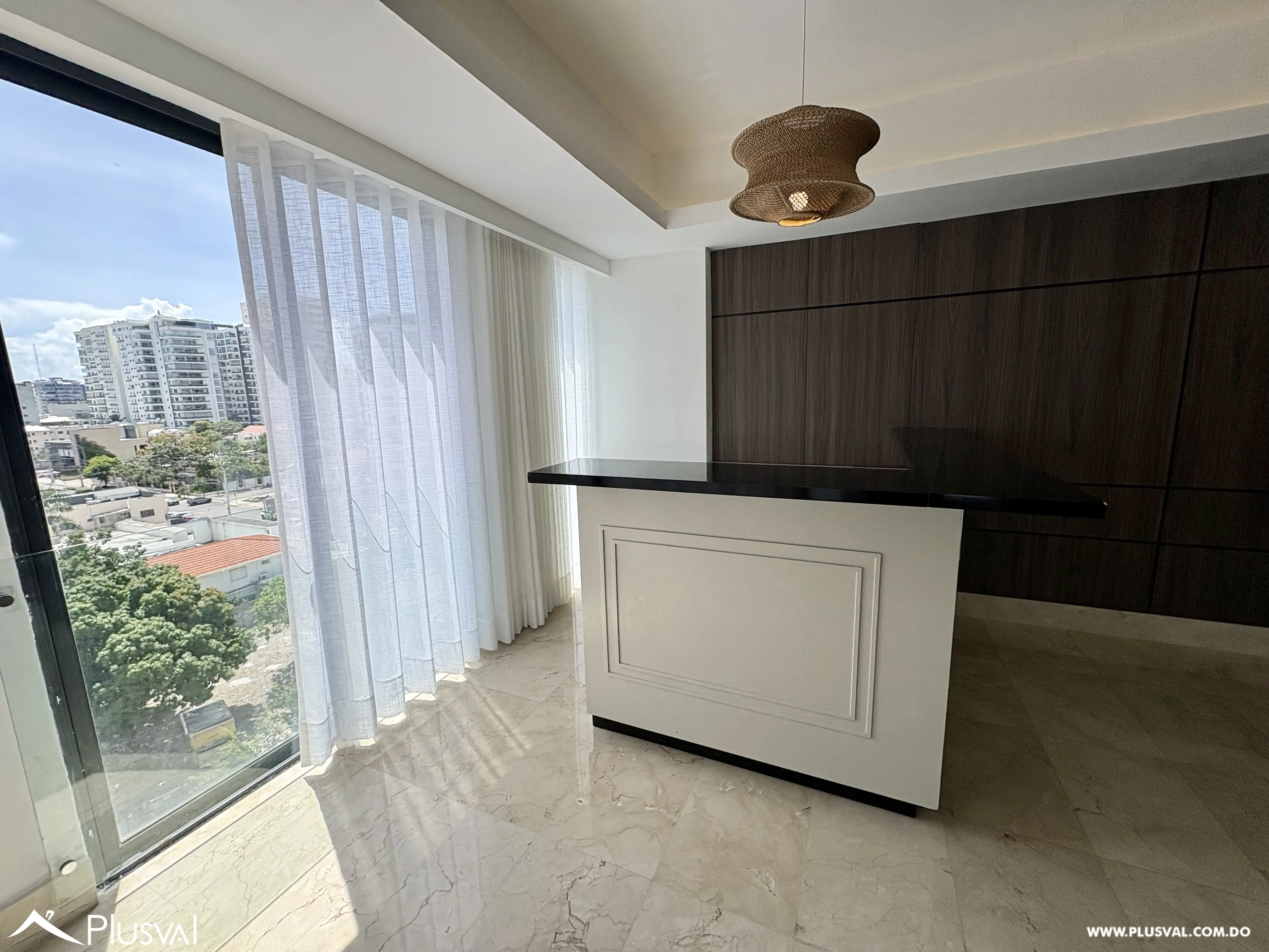 Apartamento en alquiler amueblado de 3 habitaciones y 3.5 baños en Piantini 467331
