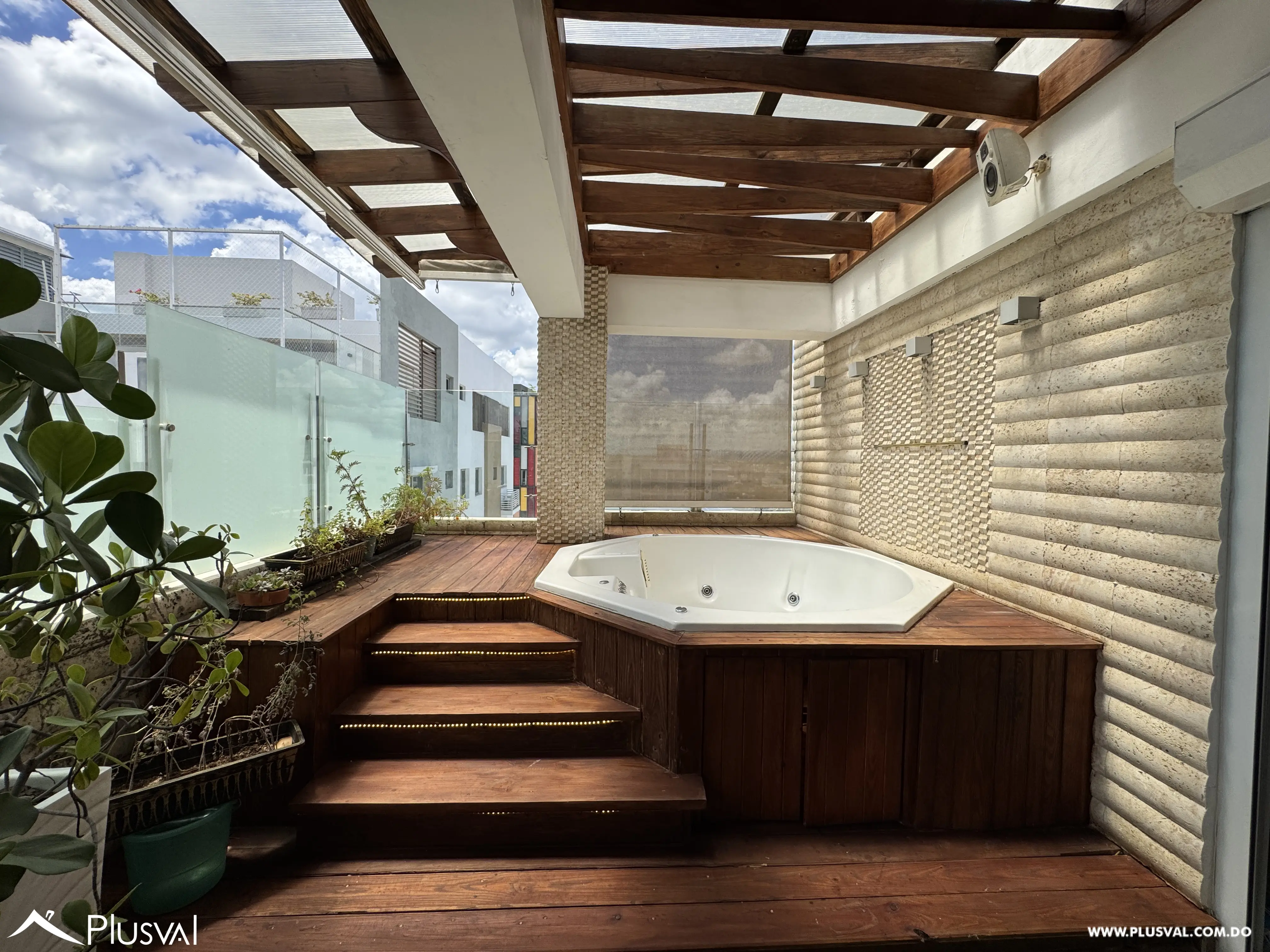 Apartamento amueblado en alquiler en Evaristo Morales | 3 habitaciones, terraza con jacuzzi, 2 parqueos 497266