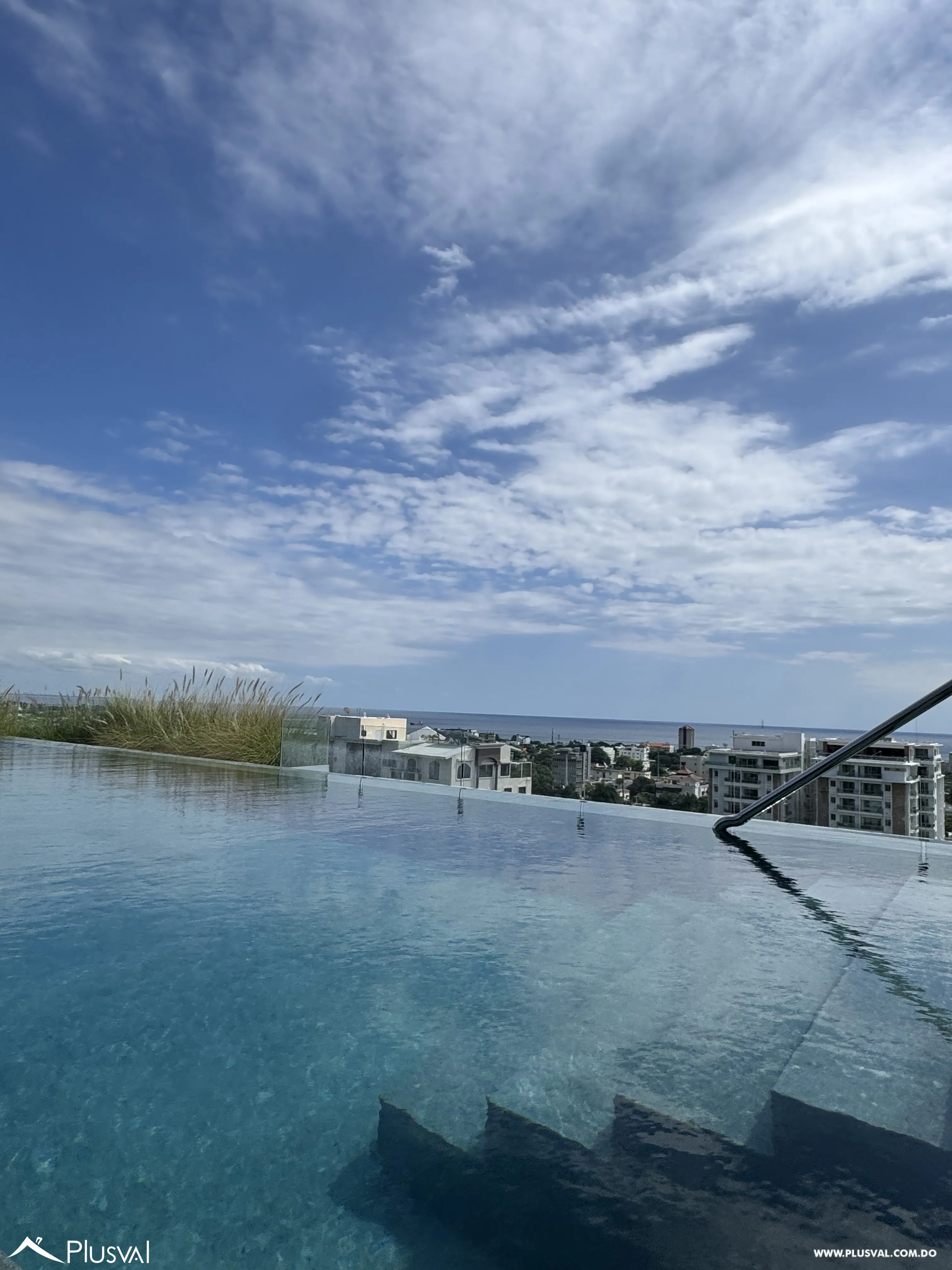 Alquiler de apartamento con linea blanca en torre de lujo en Gazcue 498556