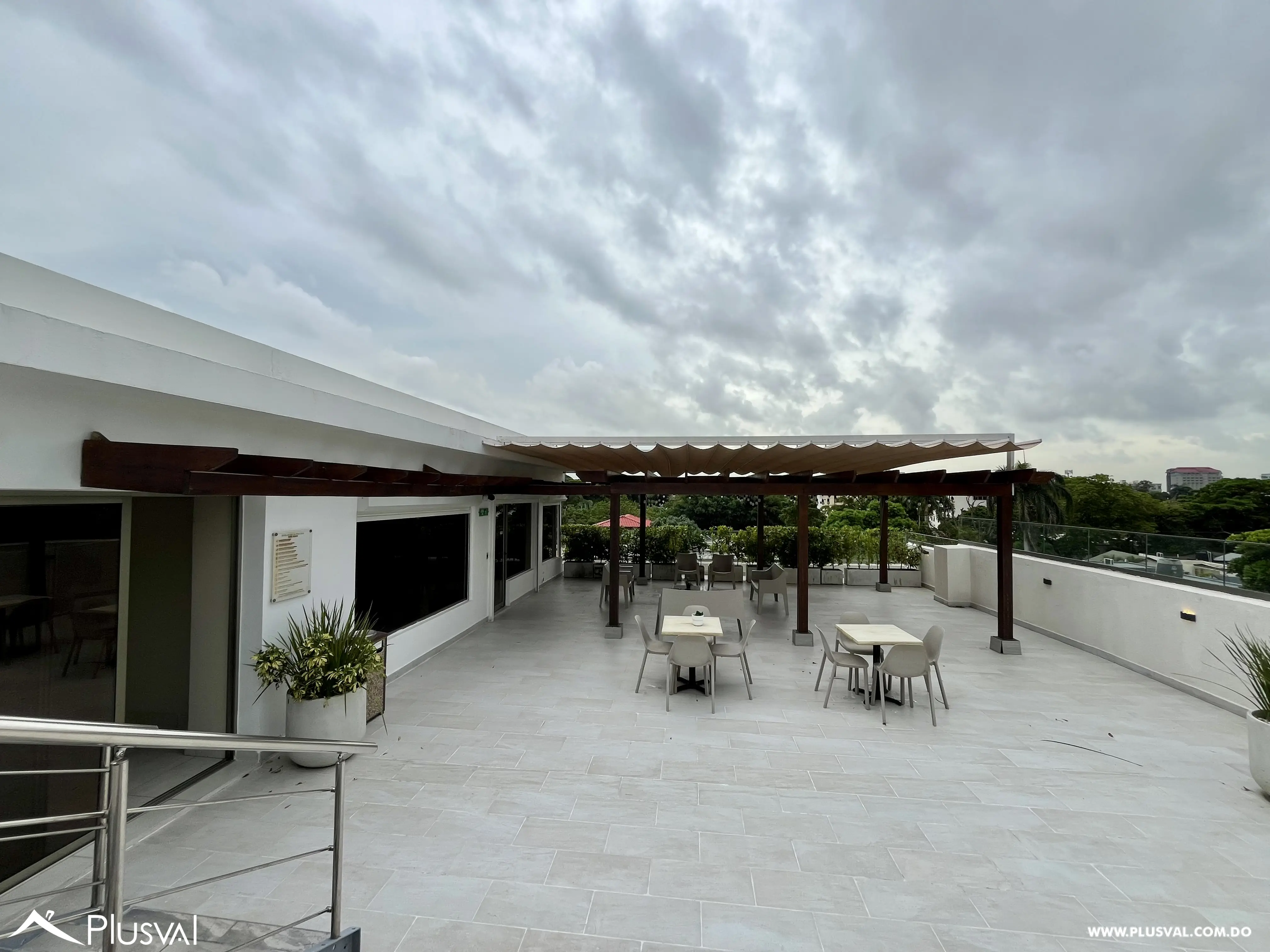 Terraza rooftop con piscina en alquiler en Gazcue 468479