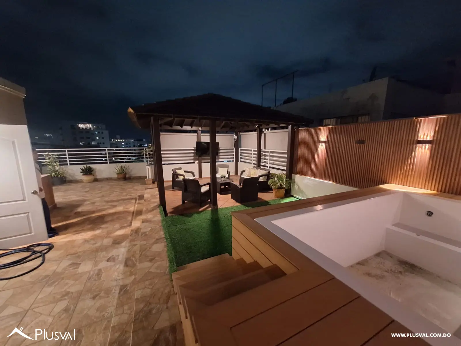 Pent-house en venta de 4 habitaciones en El Millón 529932