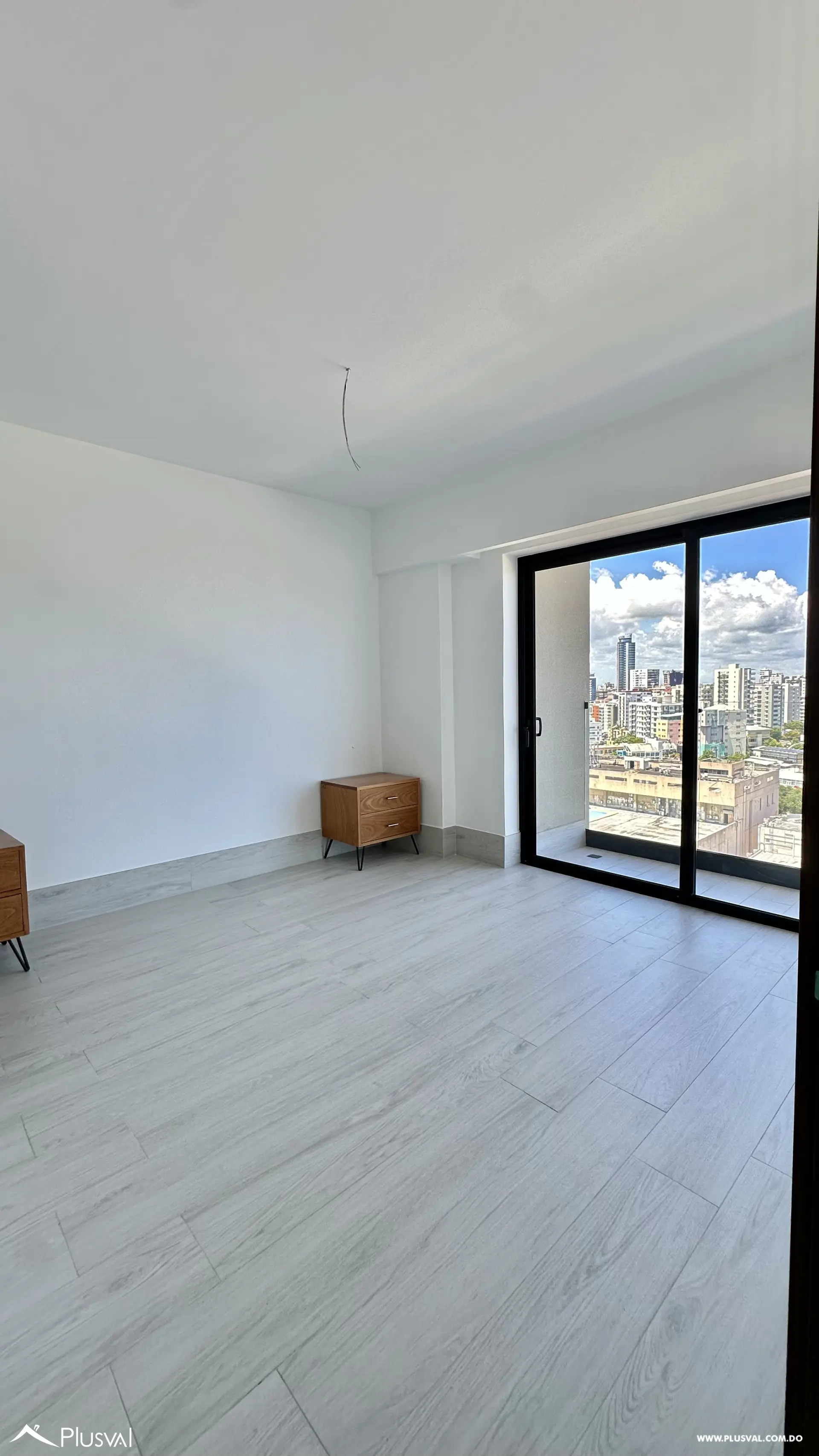 Alquiler de Apartamento de 1 Habitación en Piantini – Torre Moderna con Línea Blanca 460424