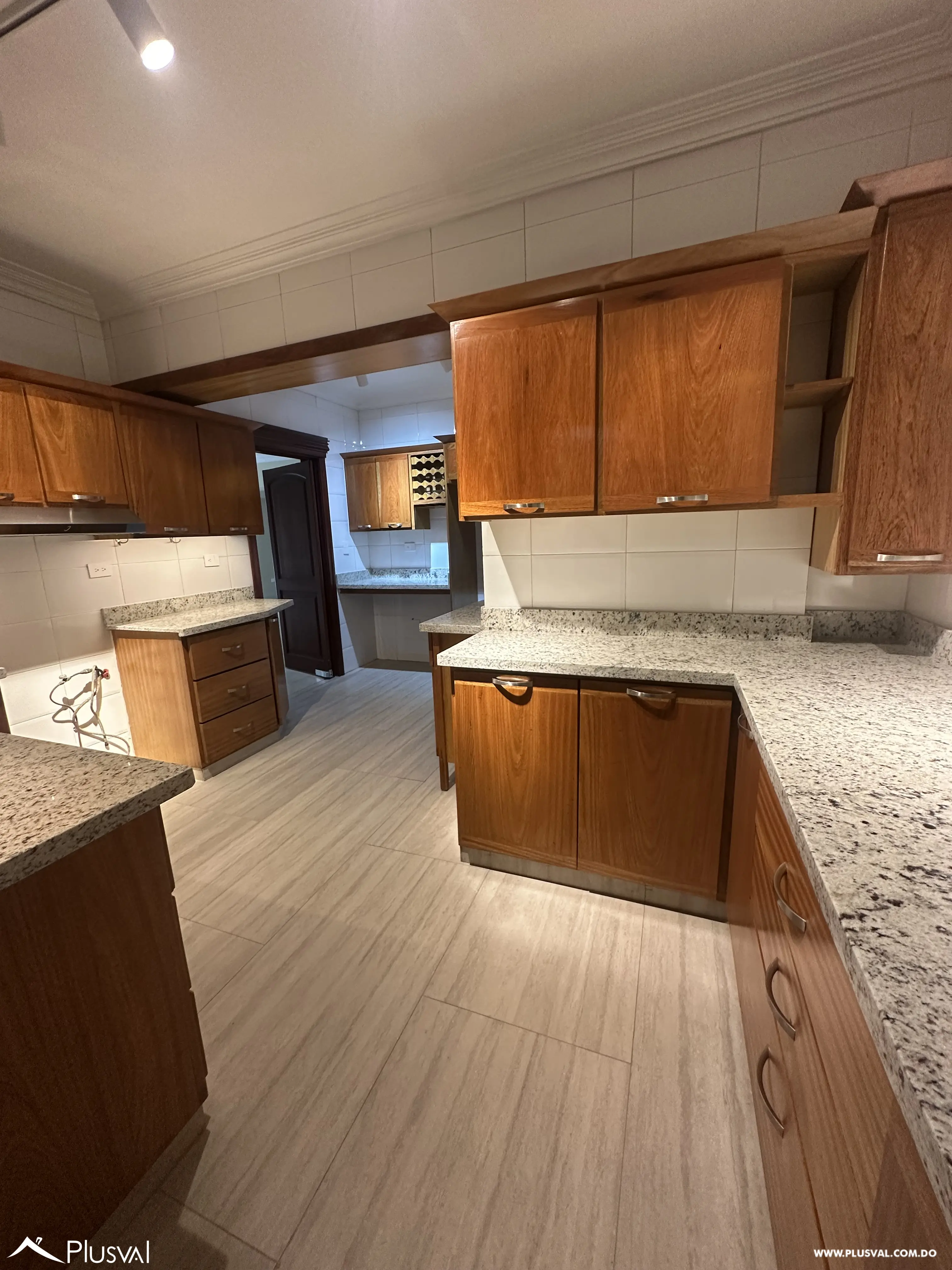 Apartamento en alquiler en Naco de 225mts. 519974
