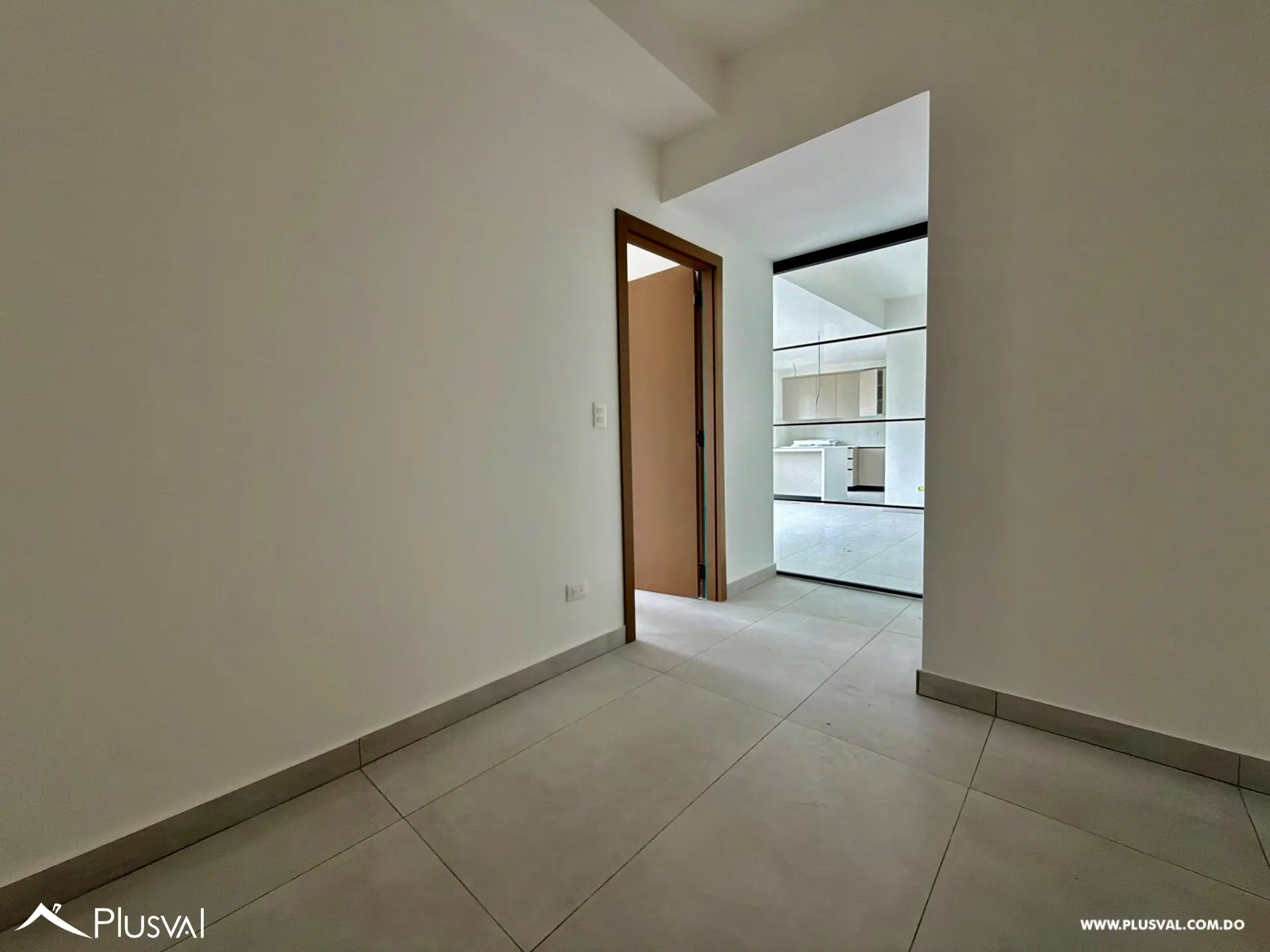 Hermoso apartamento apartamento en alquiler, en la mejor zona de Evaristo Morales 505302