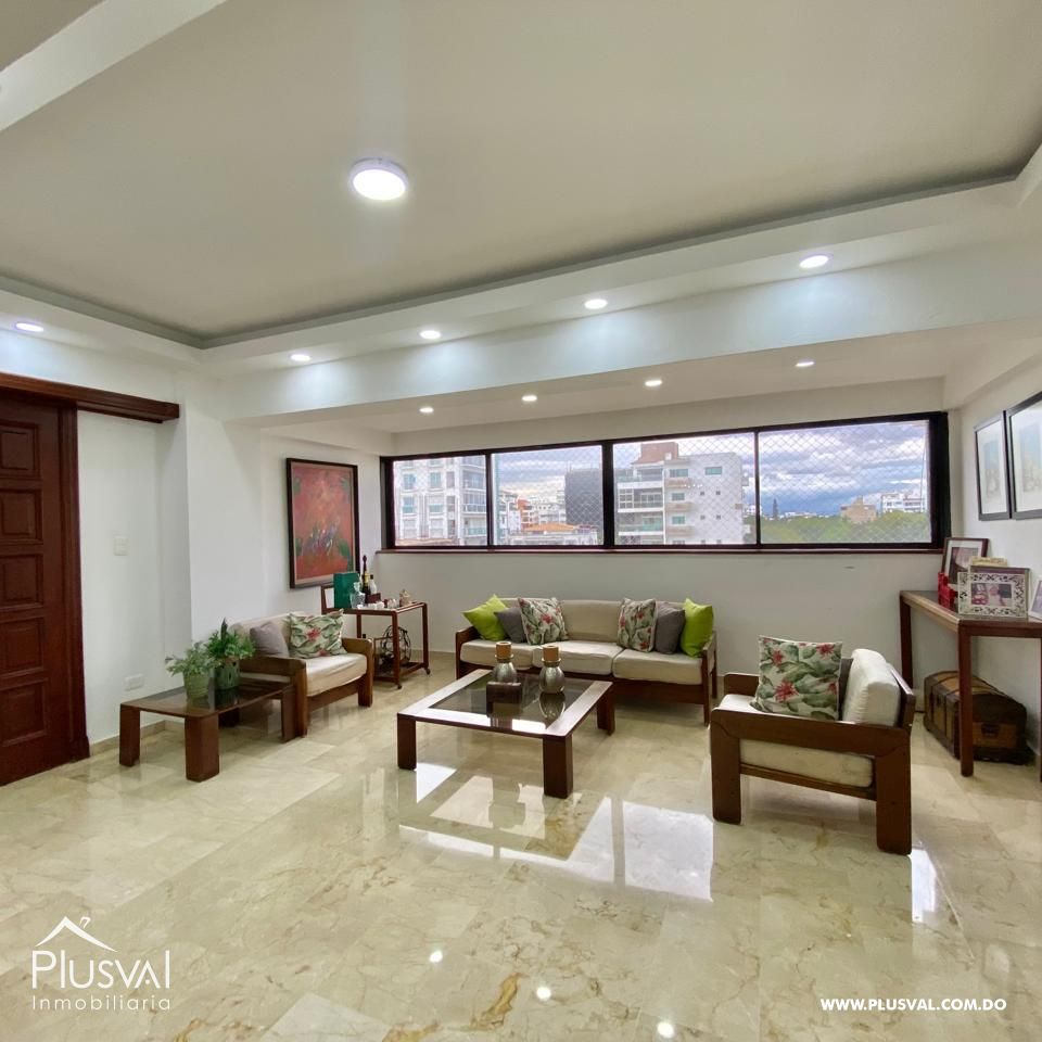Venta de Elegante Apartamento en Cacicazgos: Espacioso, Iluminado y con Pisos de Mármol 384565