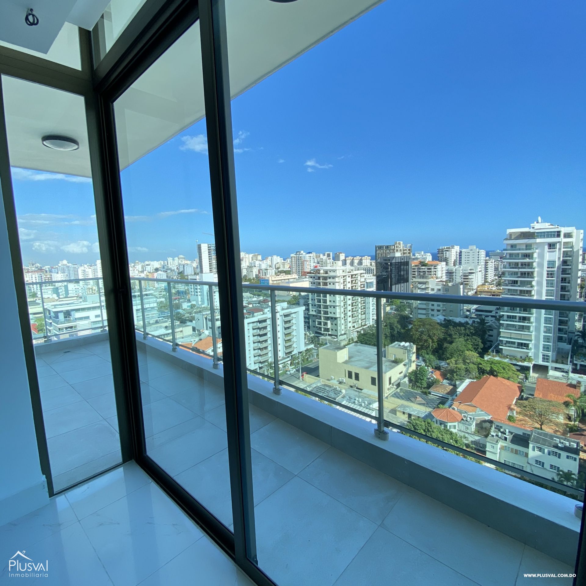 Apartamento en torre de lujo en Piantini. 338403