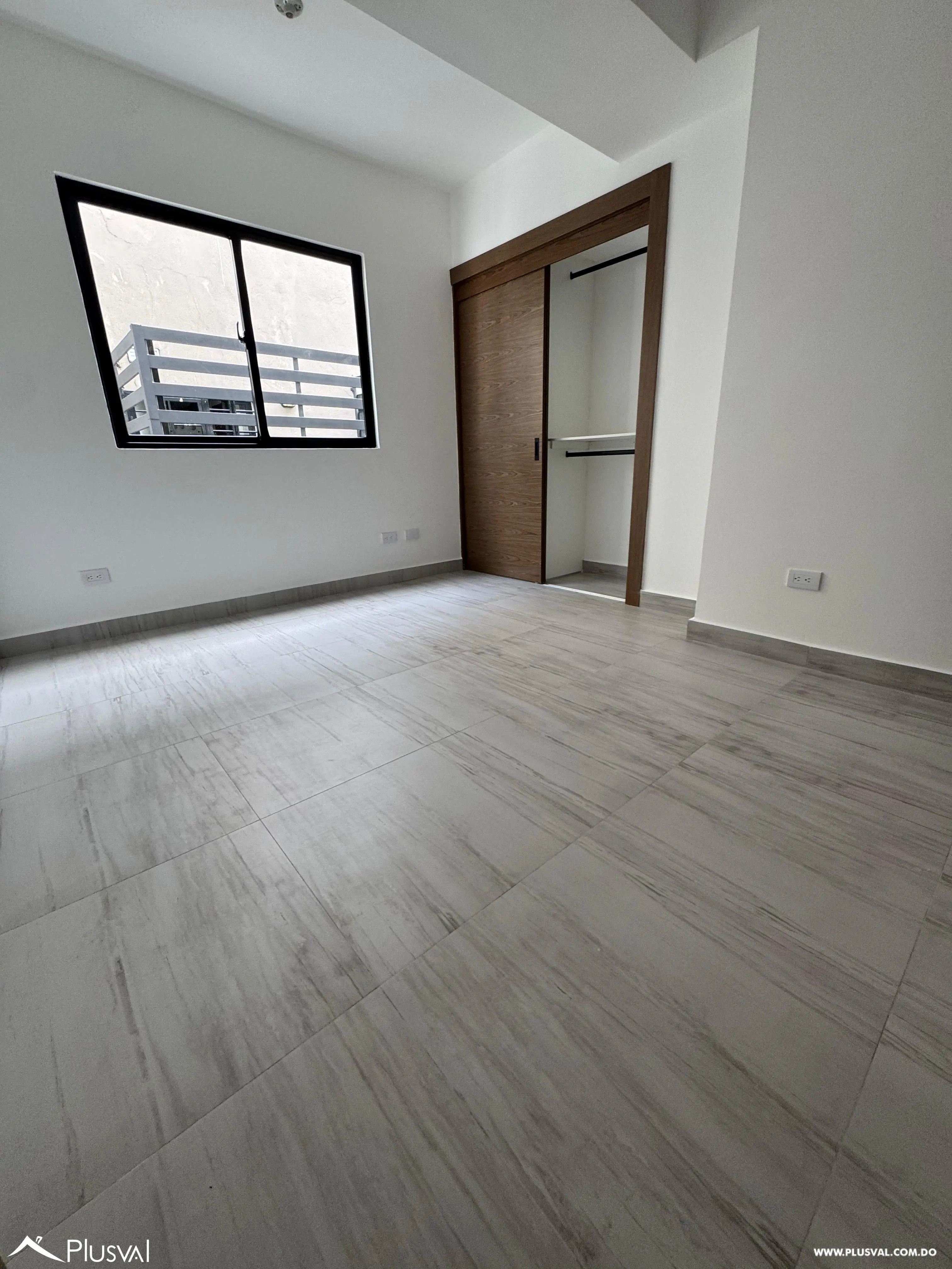 Alquiler de excelente apartamento en Evaristo Morales 466631