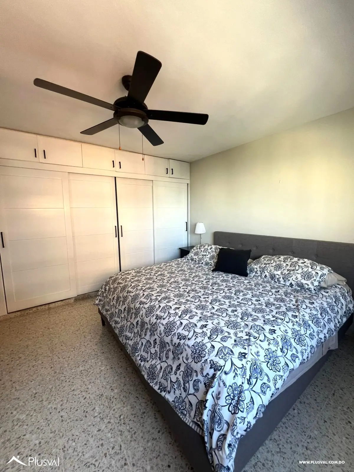 Se alquila apartamento amplio de 3 habitaciones amueblado 502347
