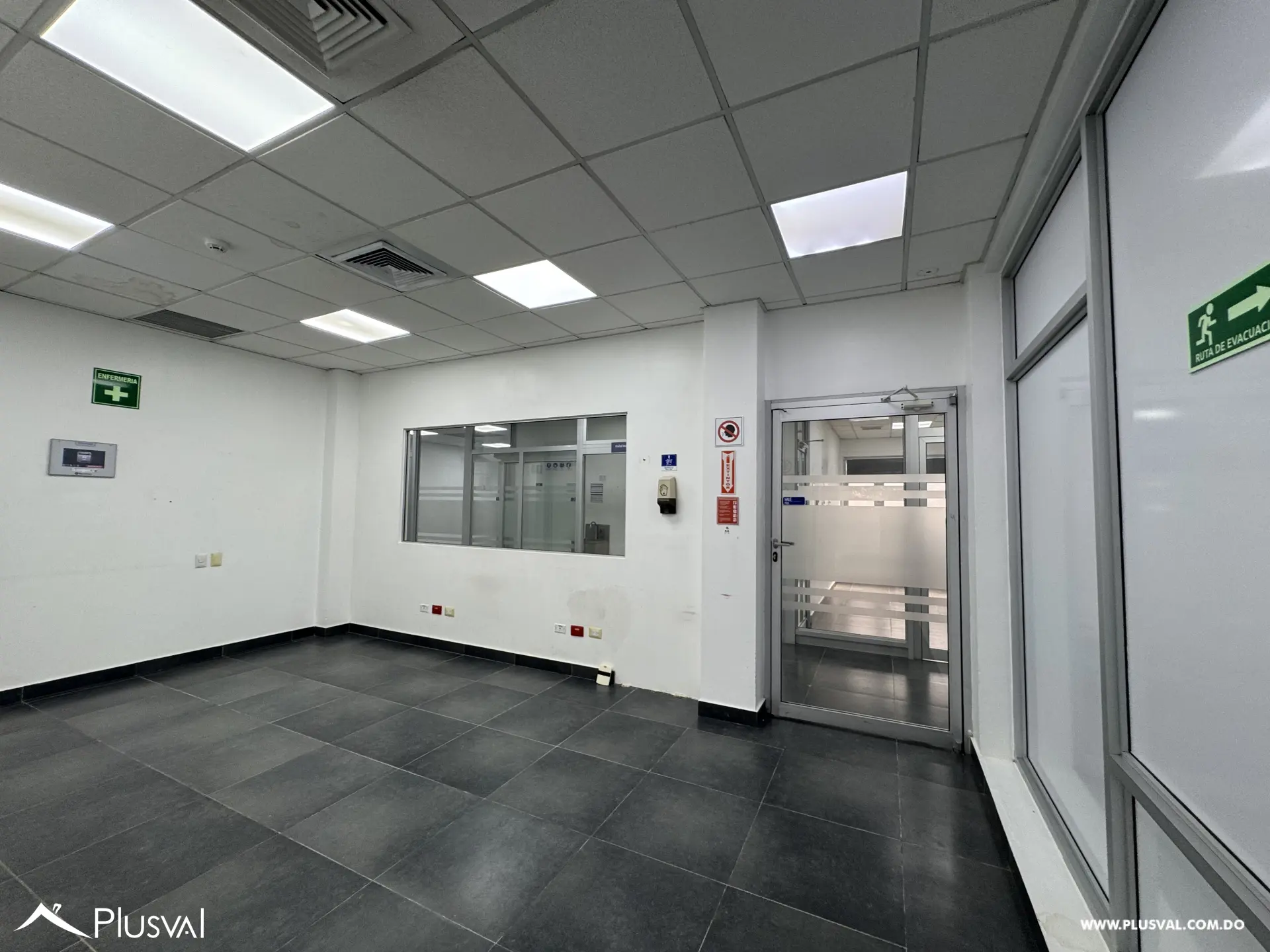 Edificio Comercial En Alquiler 496914