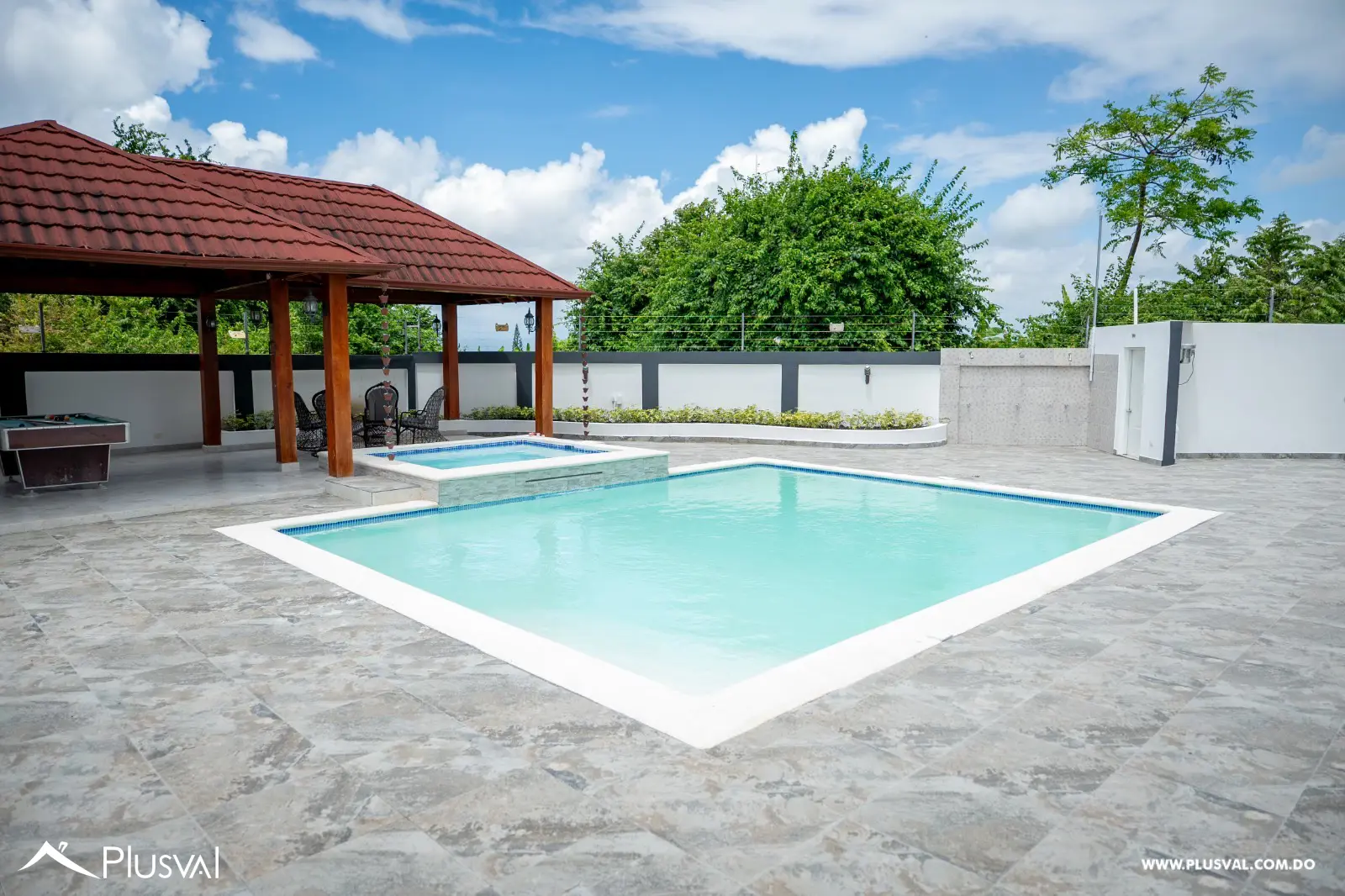 Villa de dos Niveles en Venta en Residencial Cerrado 520721