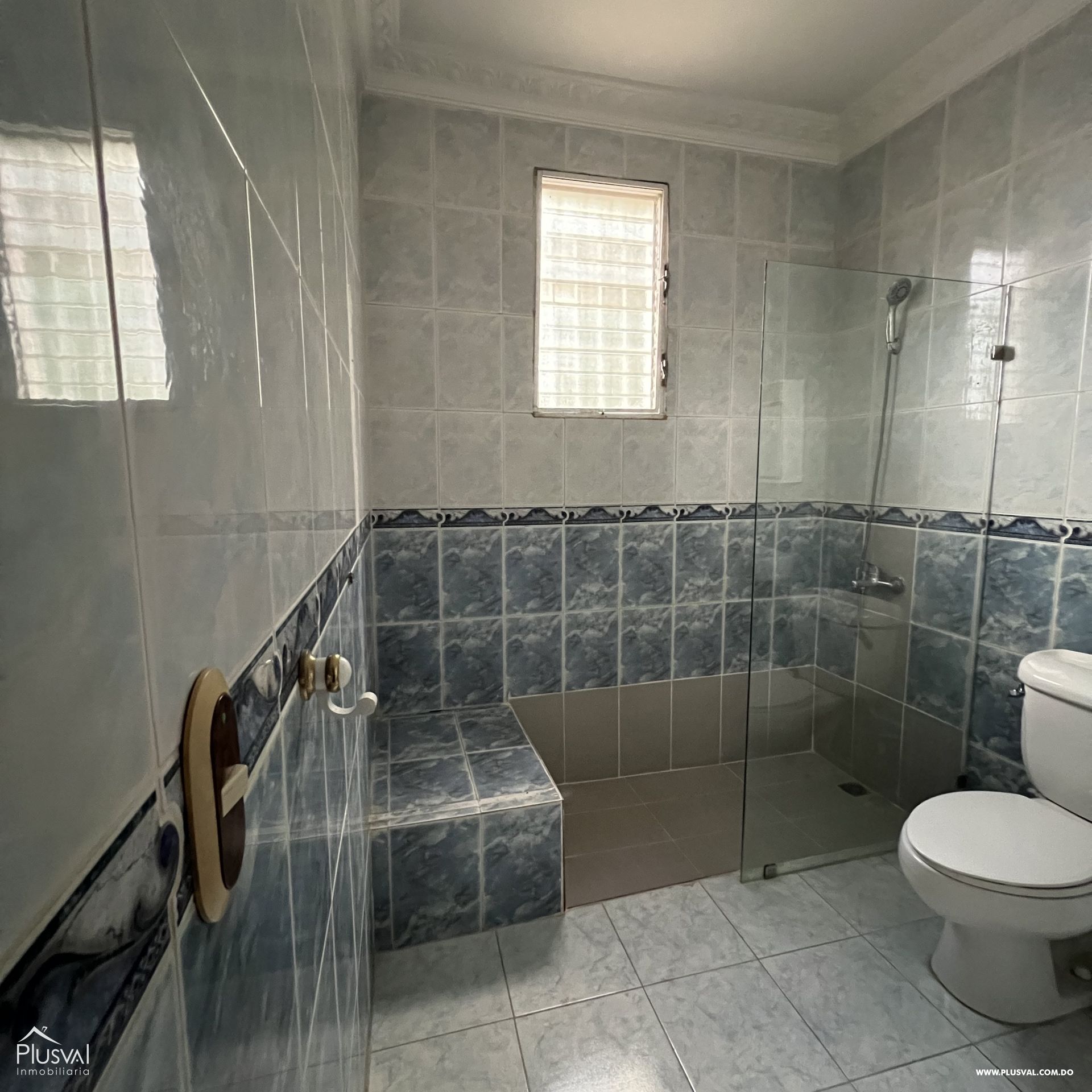 Descubre el Hogar de tus Sueños: Amplia Casa de 4 Habitaciones con Baño Privado, Piscina y Espacios de Lujo para Vivir al Máximo 381257