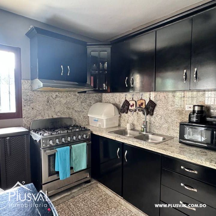 Amplia casa en venta con piscina 370056