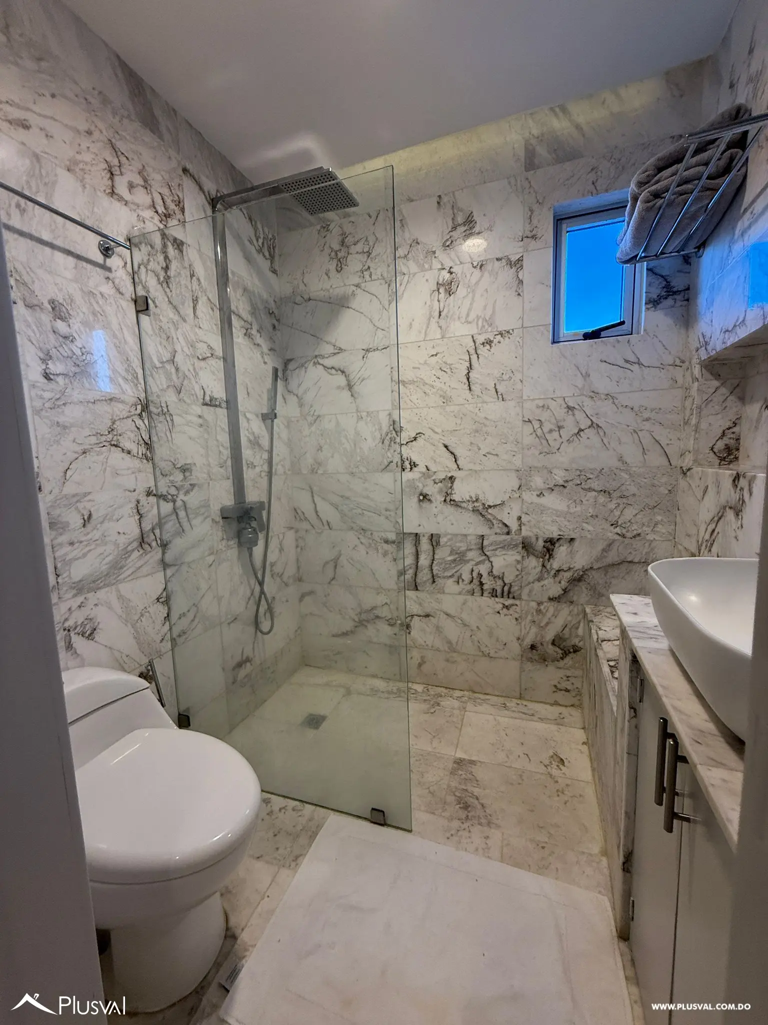 SE ALQUILA APARTAMENTO AMUEBLADO – ENS. PARAÍSO 458478