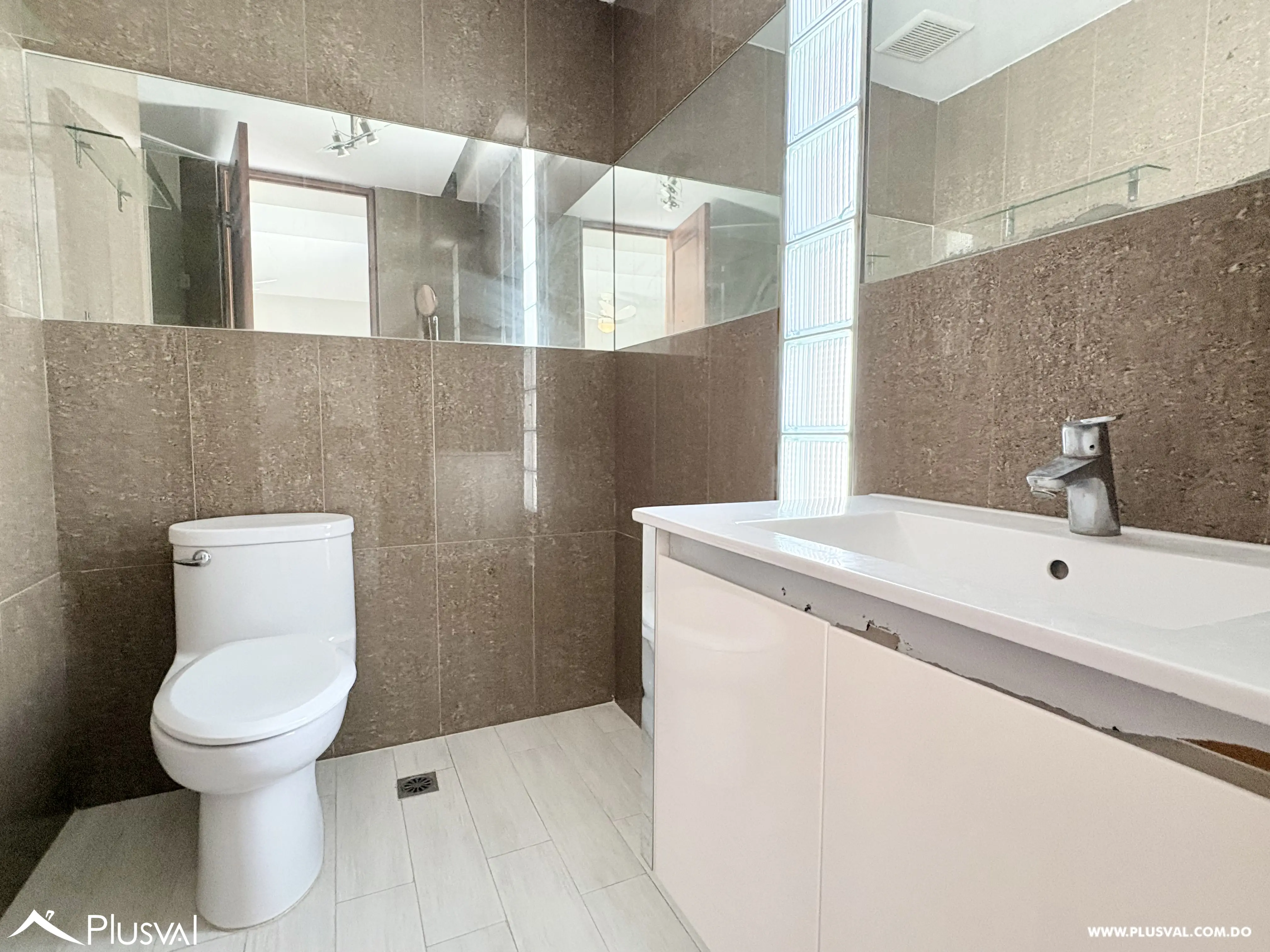 Hermoso apartamento en venta en Evaristo Morales 465264