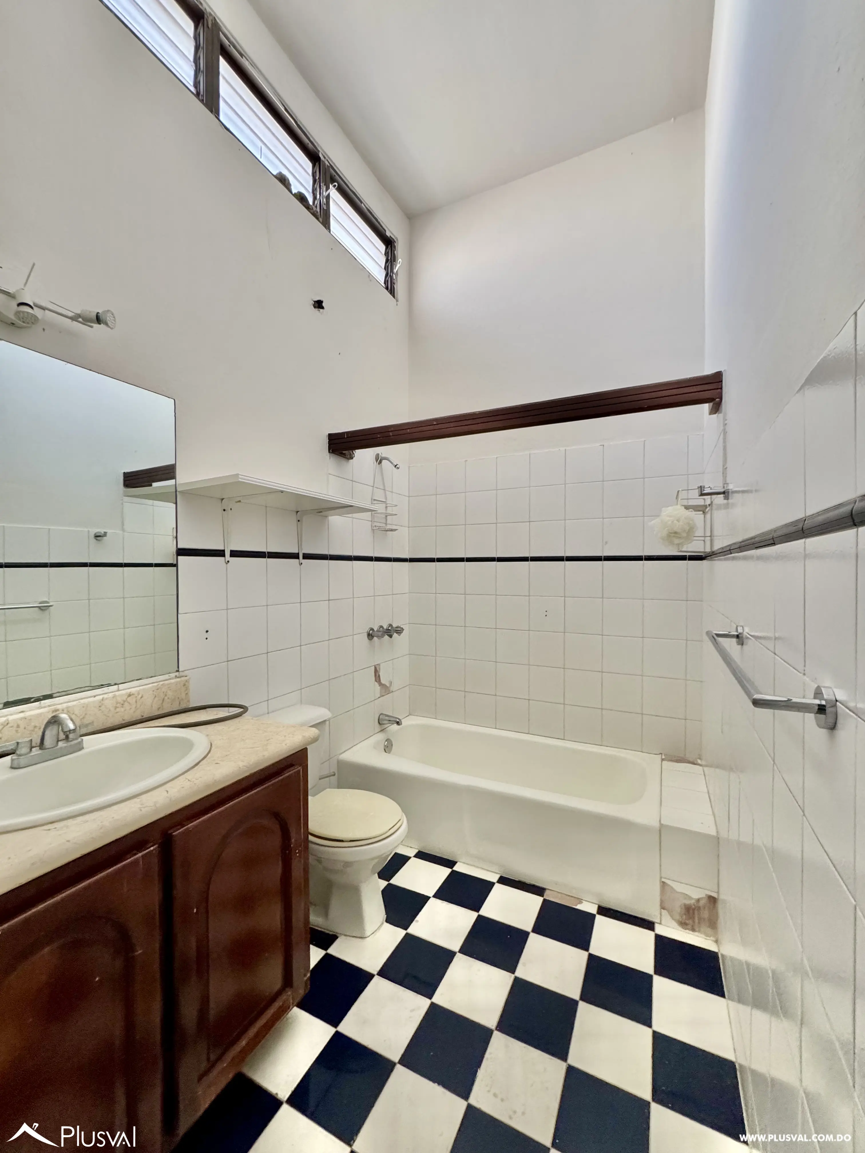Vendo Maravillosa Casa de 2 Niveles en Los Cacicazgos 519180