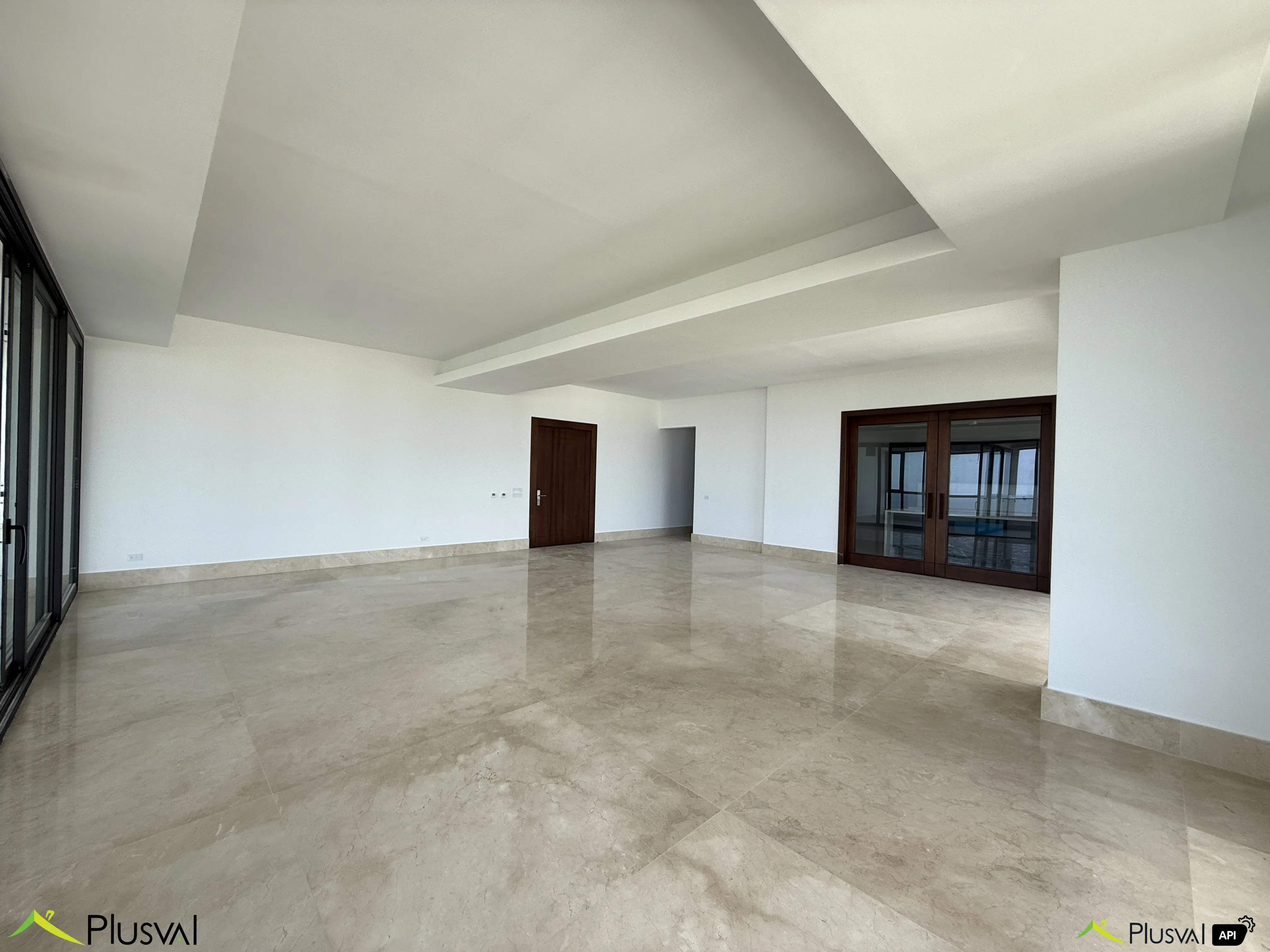 Apartamento de Lujo en Alquiler – 3 Habitaciones + Estudio con 4 Parqueos y Vista al Mar en la Ave. Anacaona 450097