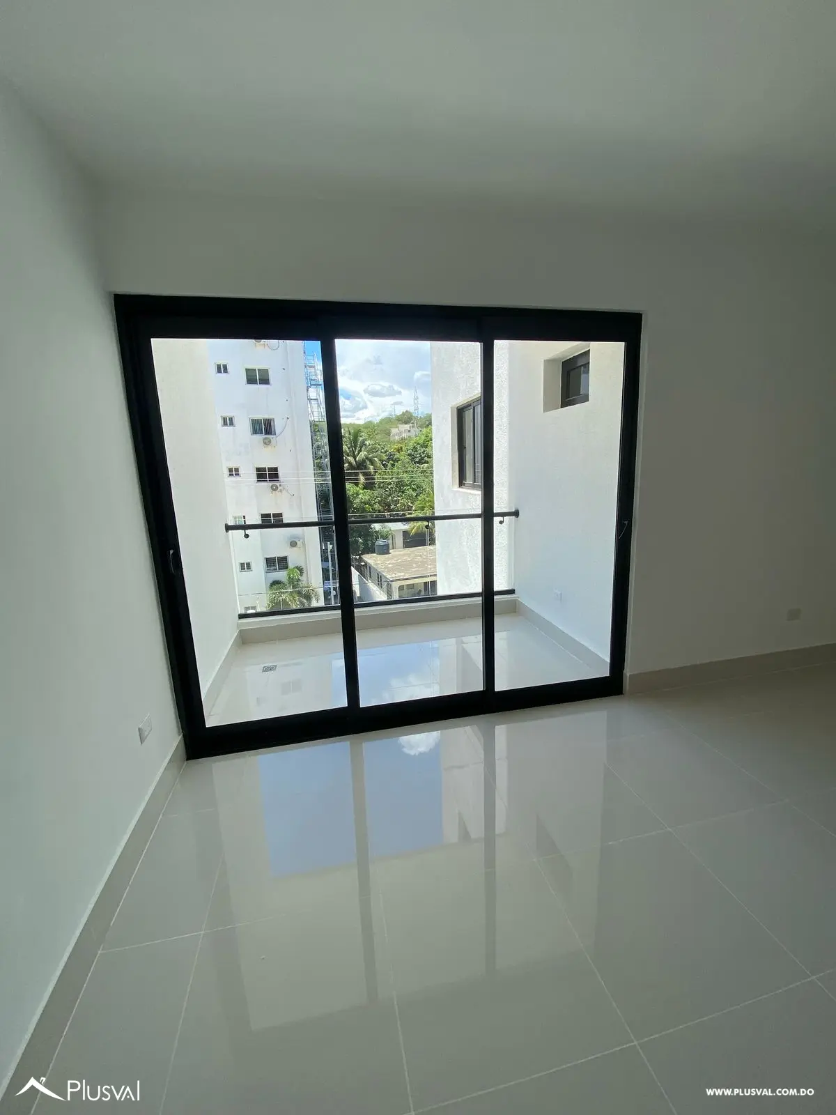 Moderno apartamento en cuarto nivel excelente iluminación natural y acceso a piscina en la Barranquita 465536